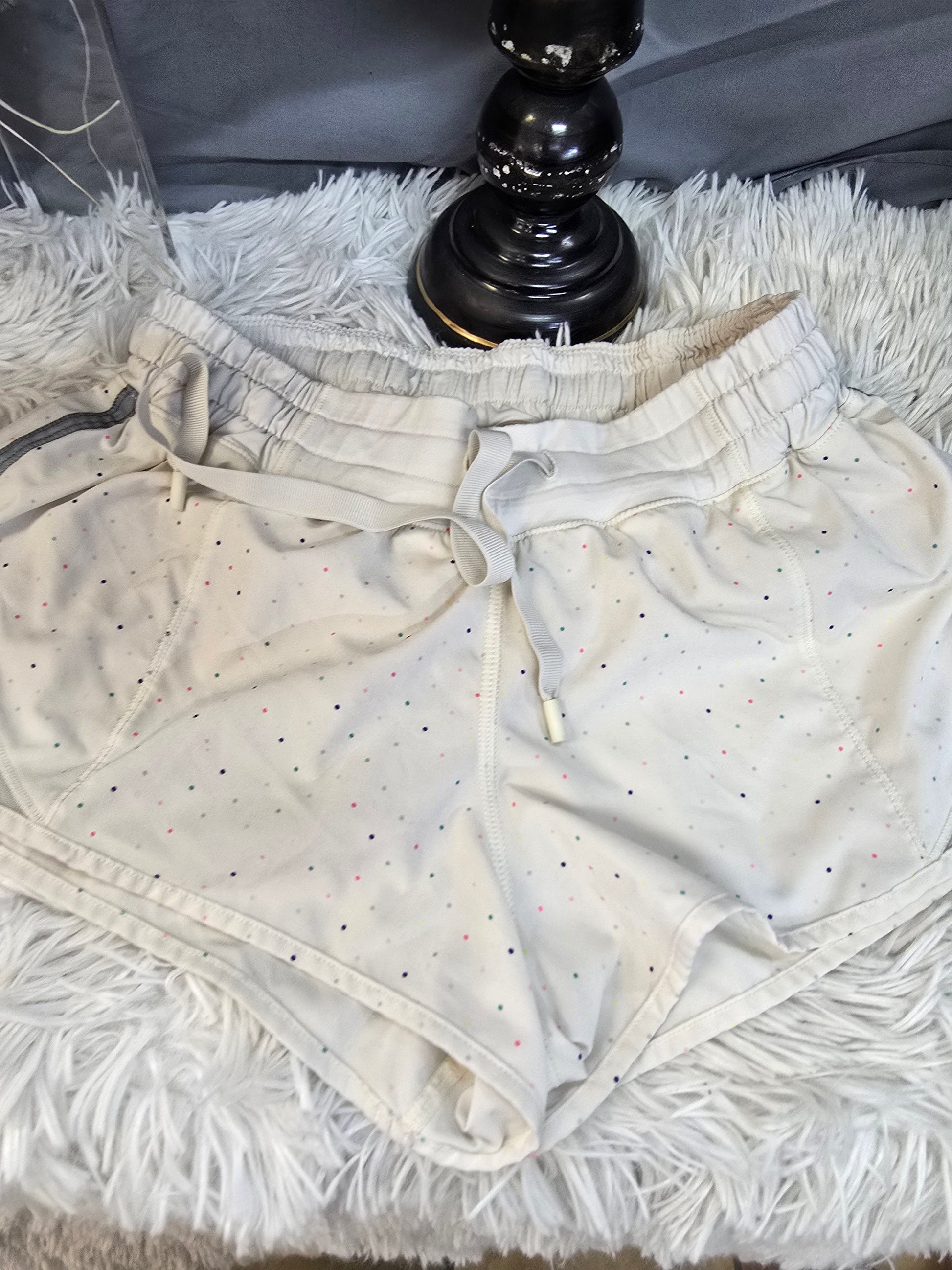 Lululemon shorts size 4 image 3
