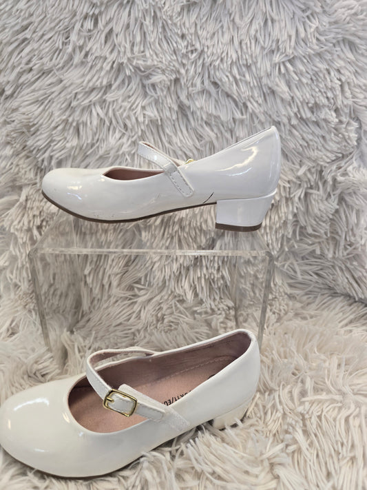 Girl white flat shoes size 12 image 1