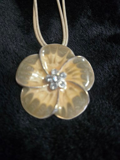 Necklace image 0