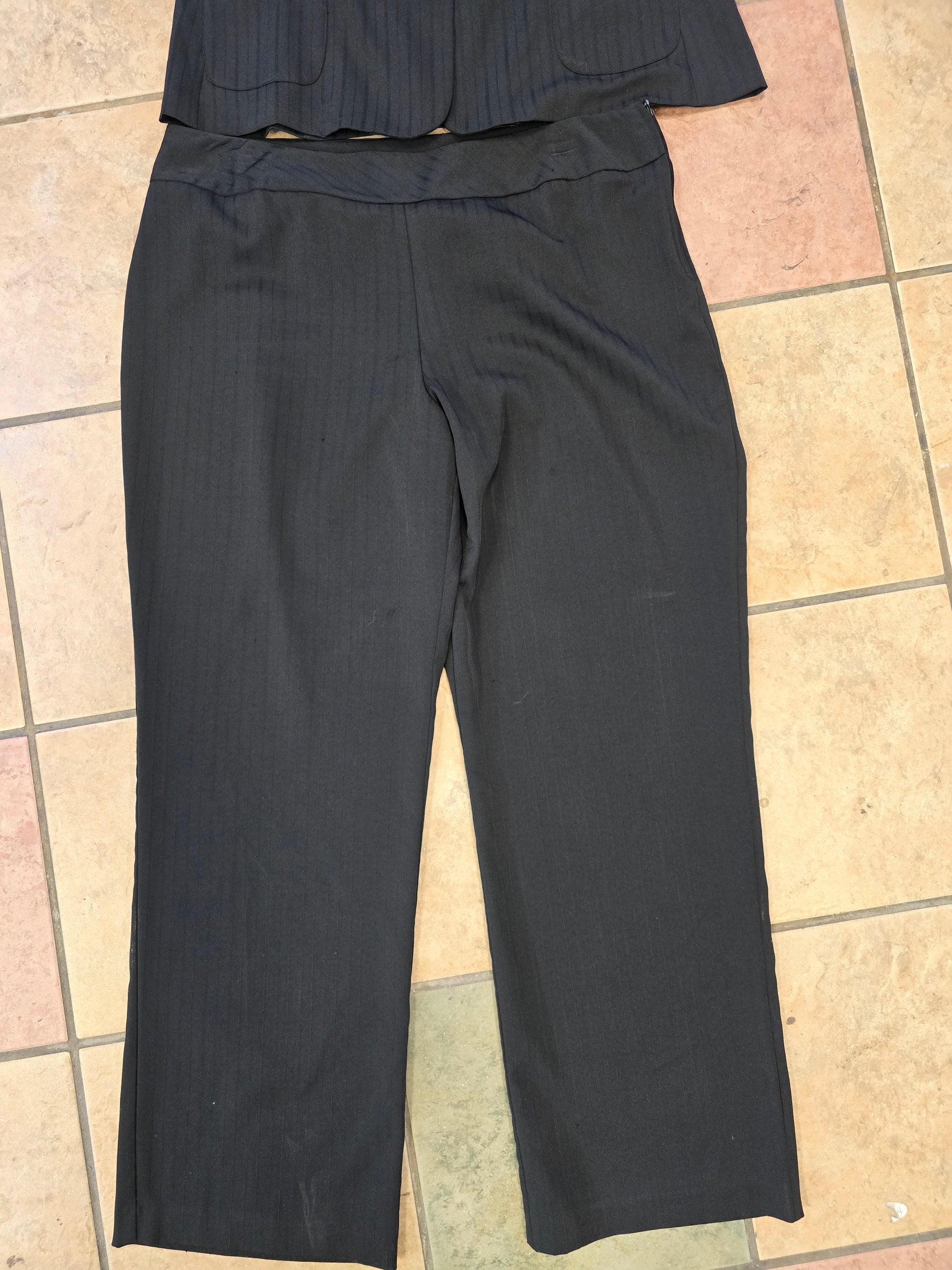 Women 2 piece pants suit Blue size 18 image 2