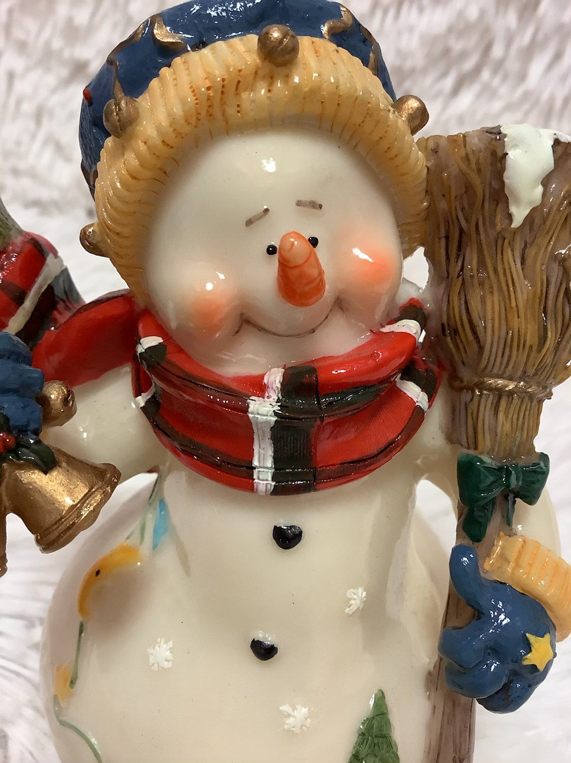 Mini festive statue image 5