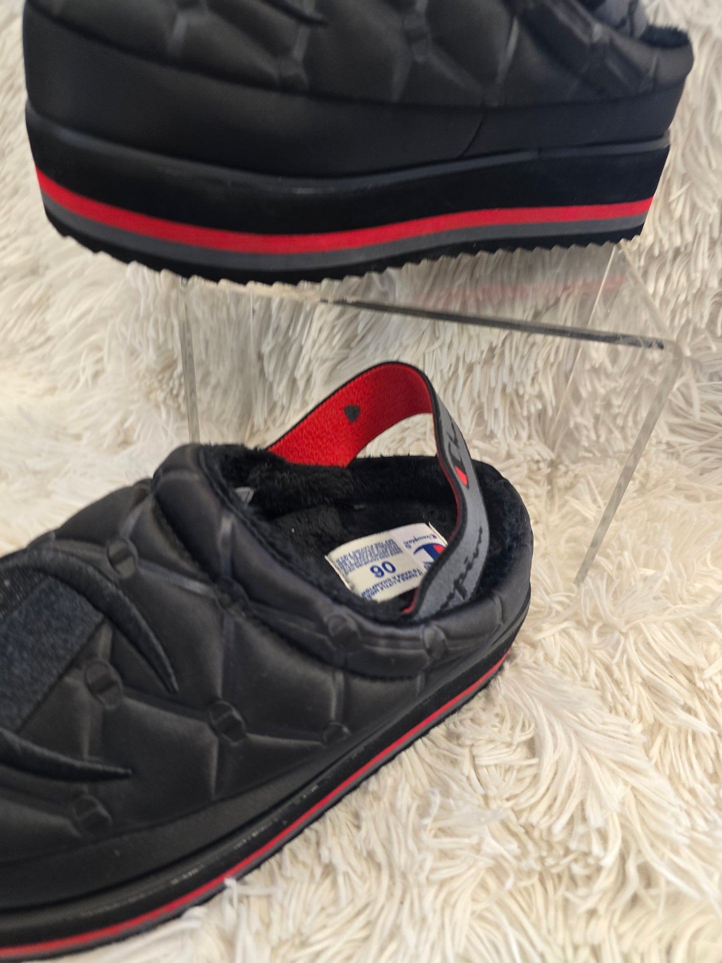 Champions soft slipper size 6 image 0
