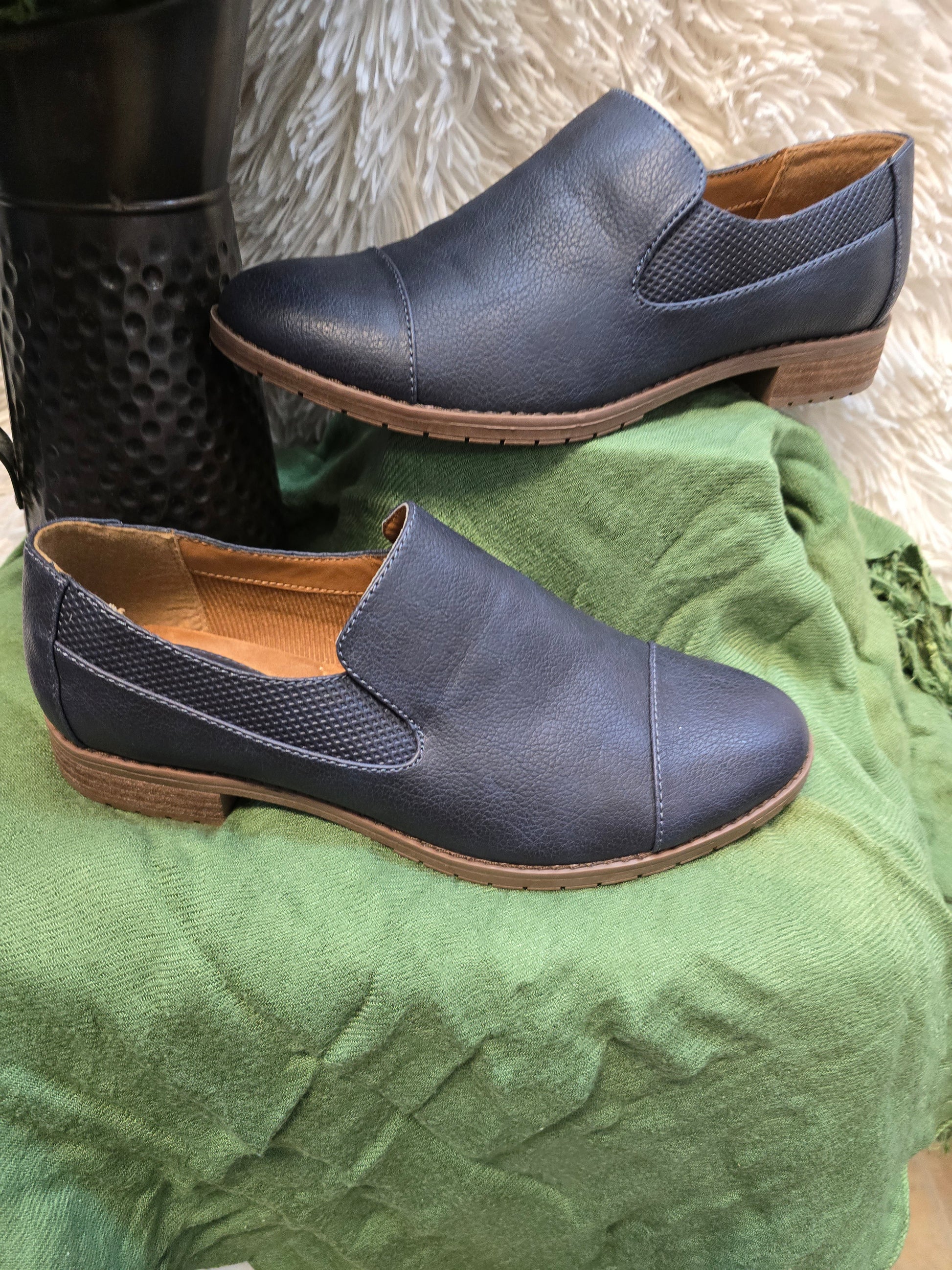 Eurosoft Women’s Waverly Navy Slip On Shoes Size 8.5 US image 1