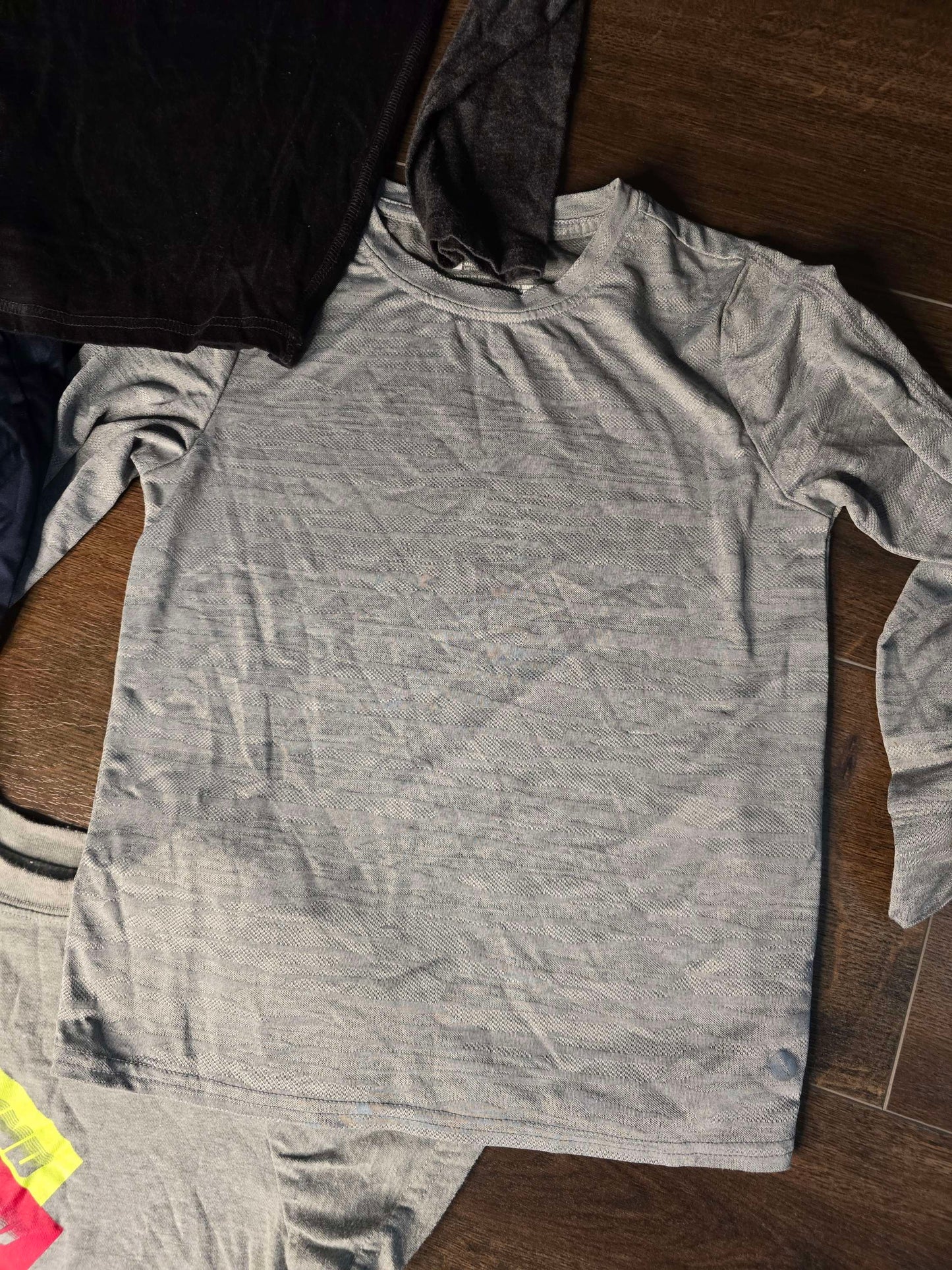 Set of 5 long sleeve boy shirt size 6 image 4