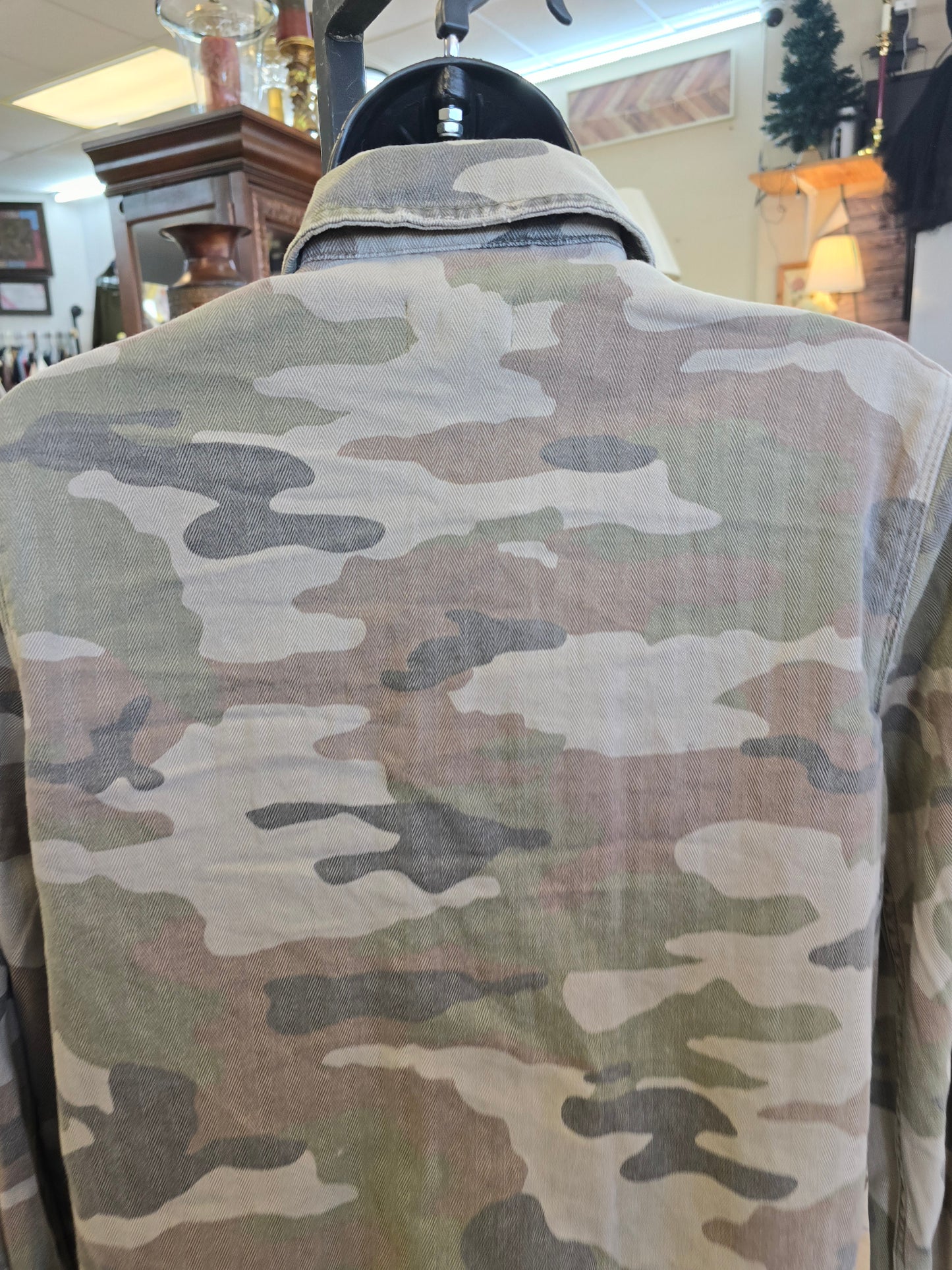 Camouflage button front blouse size 4 image 5