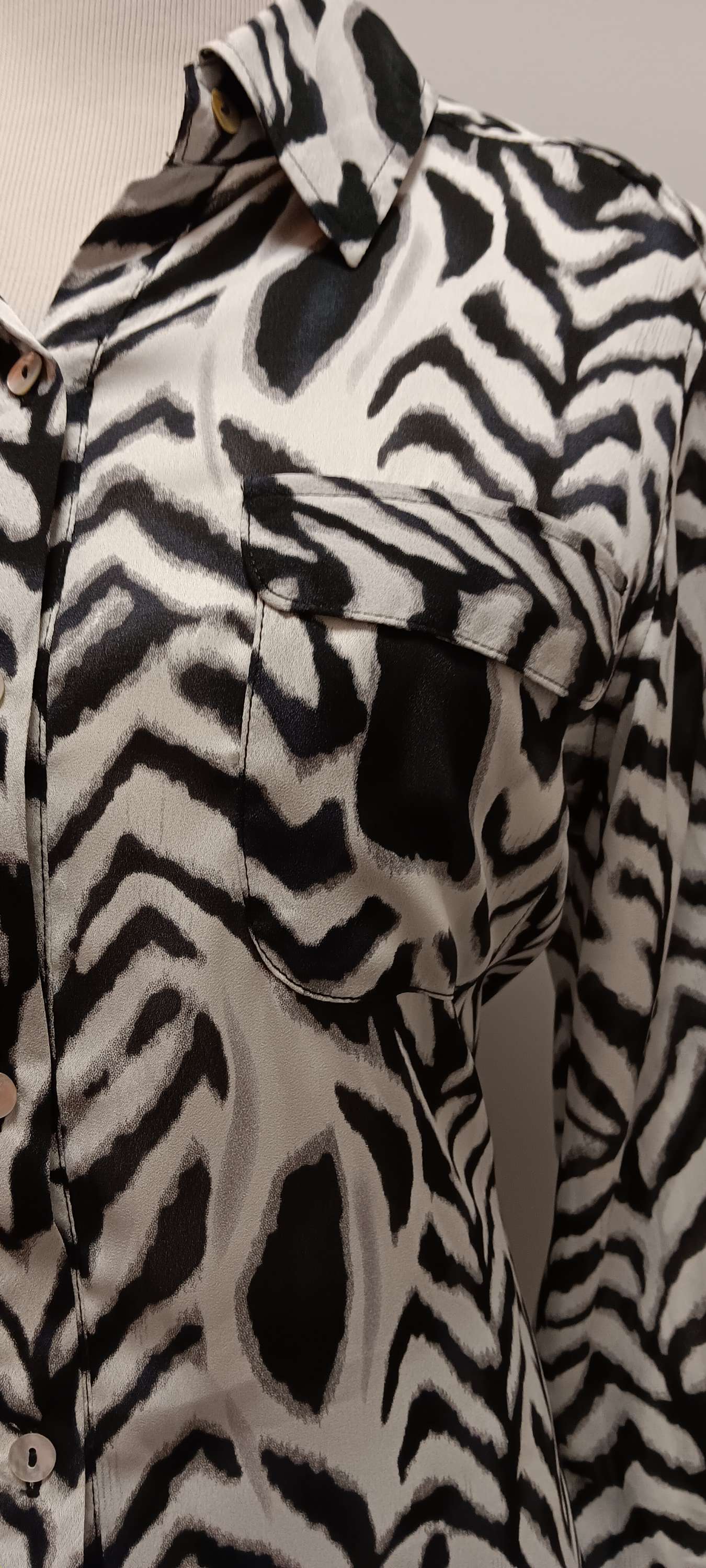 Zebra stripes dress barn blouse new with tag size 1X image 3