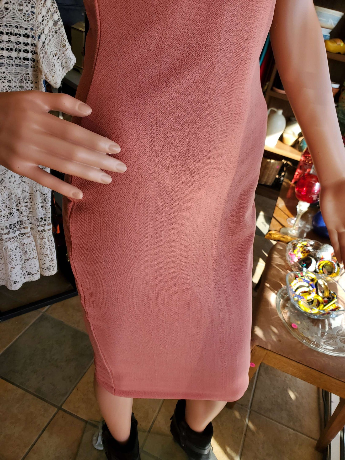 Women size 6 off shoulder below knee dress image 5