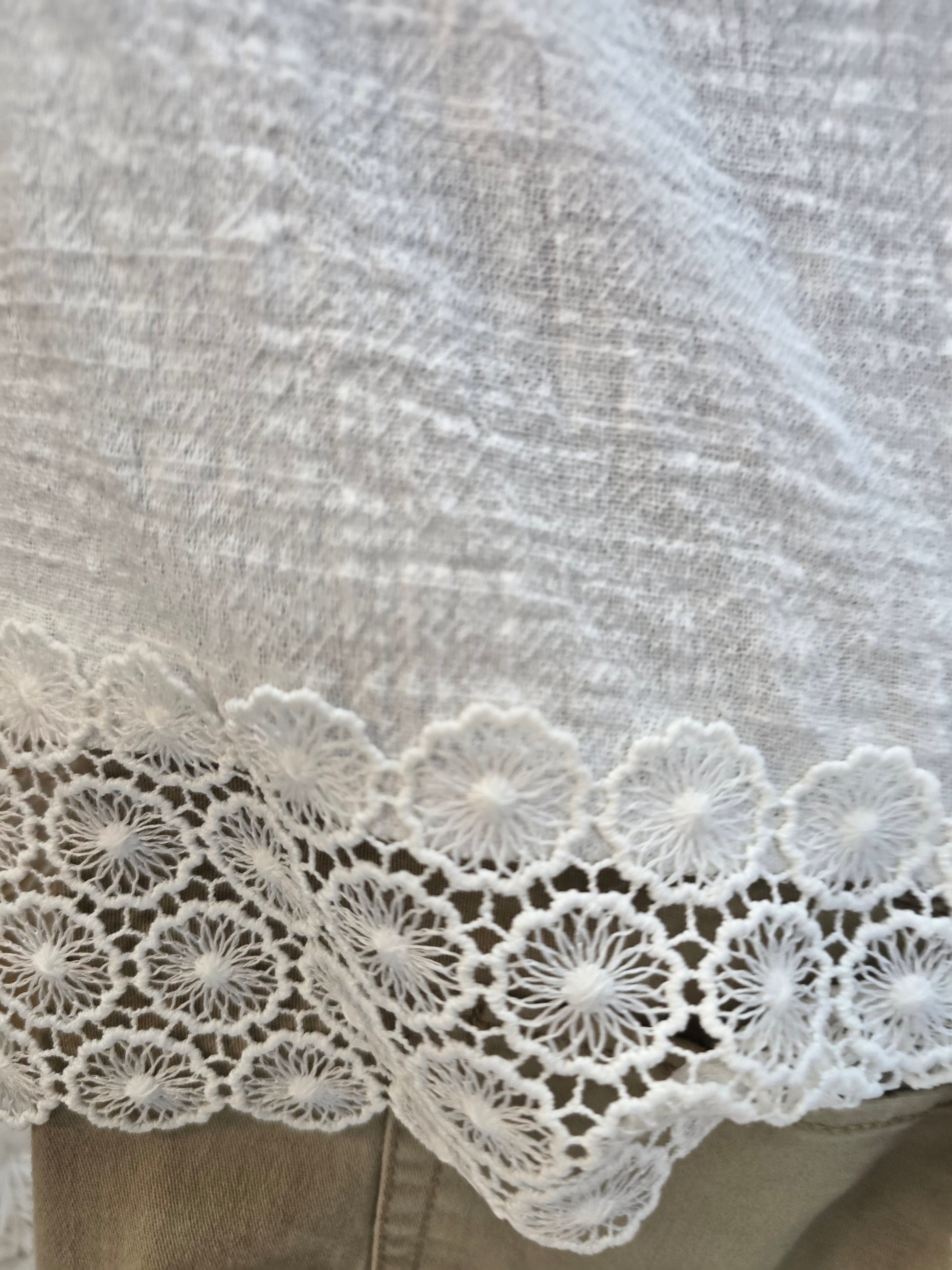 White summer blouse size L image 4