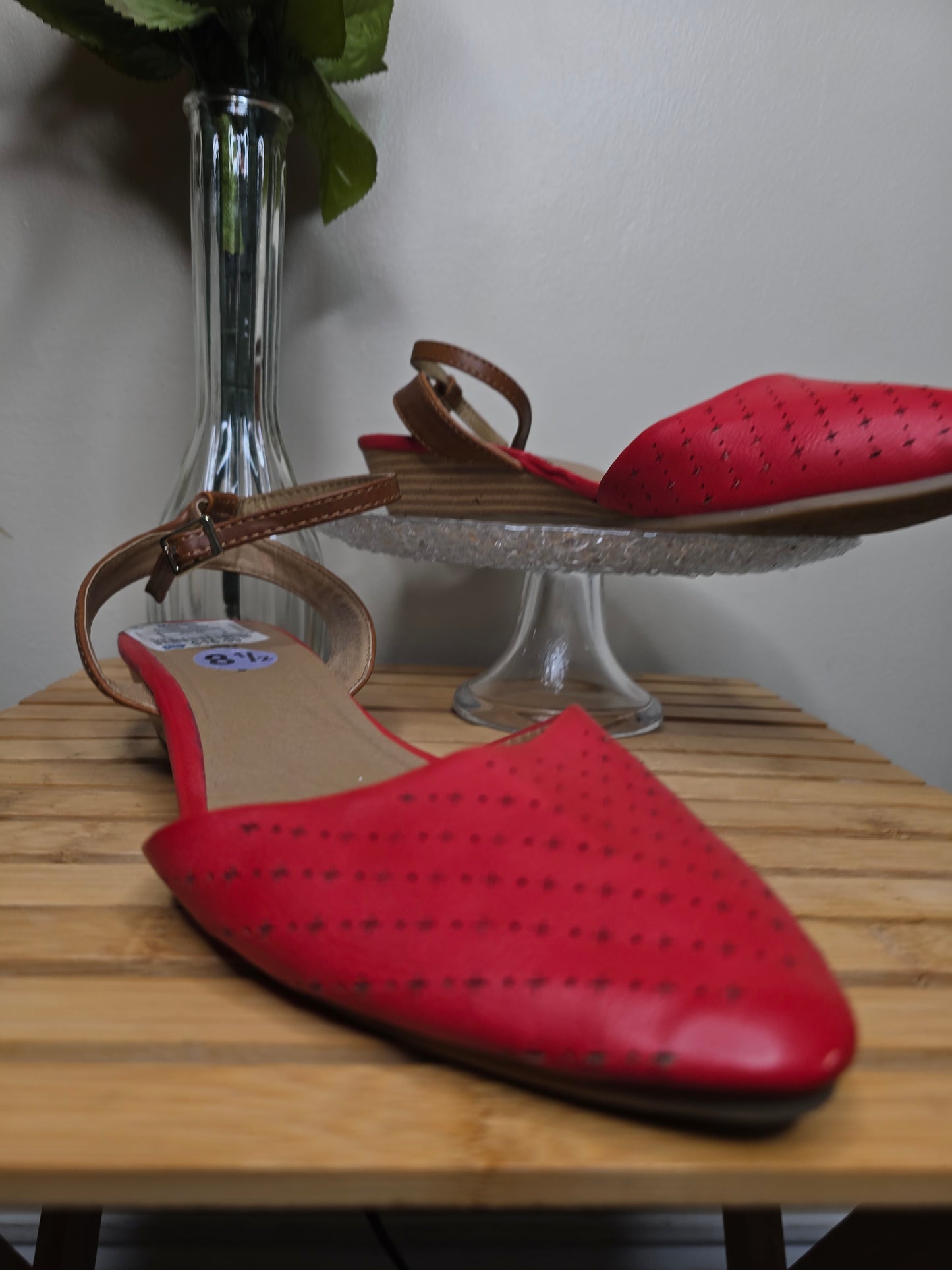 Red women summer flats size 8.5 image 3