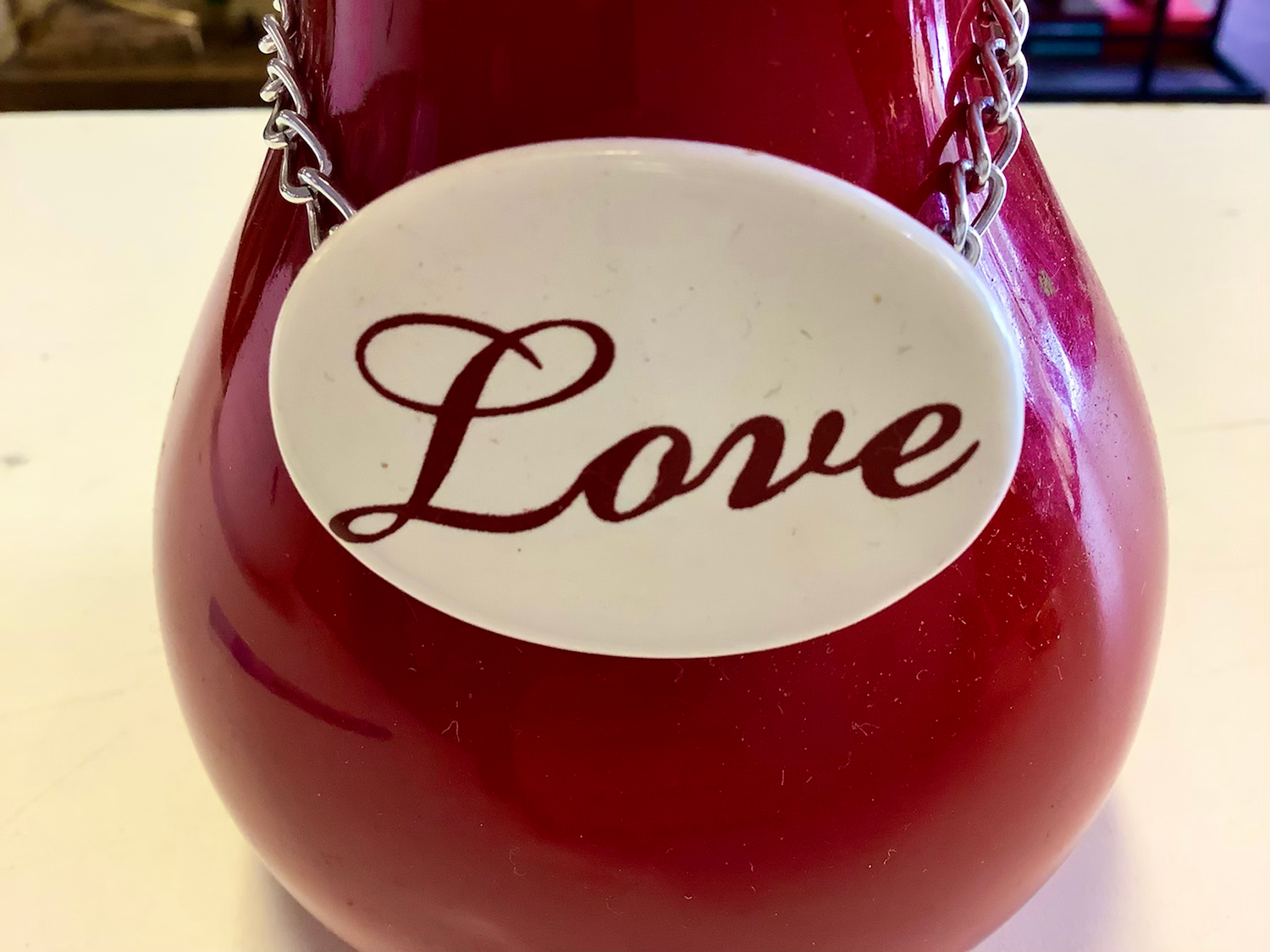 Chains of love red vase image 1