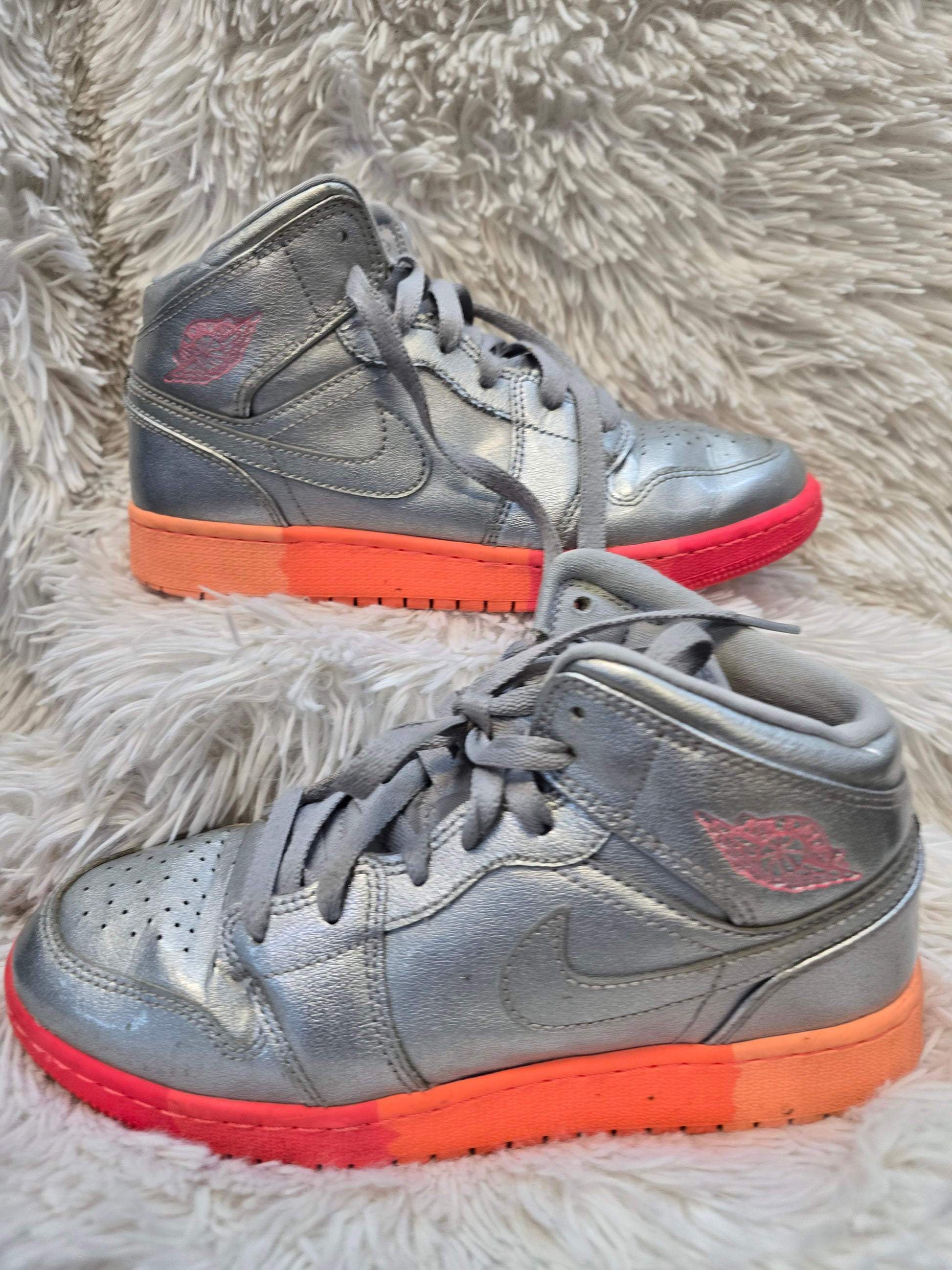 Nike Air Jordan 1 Mid GS Sneakers Metallic Silver Pink Crimson US Youth Size 5y image 2