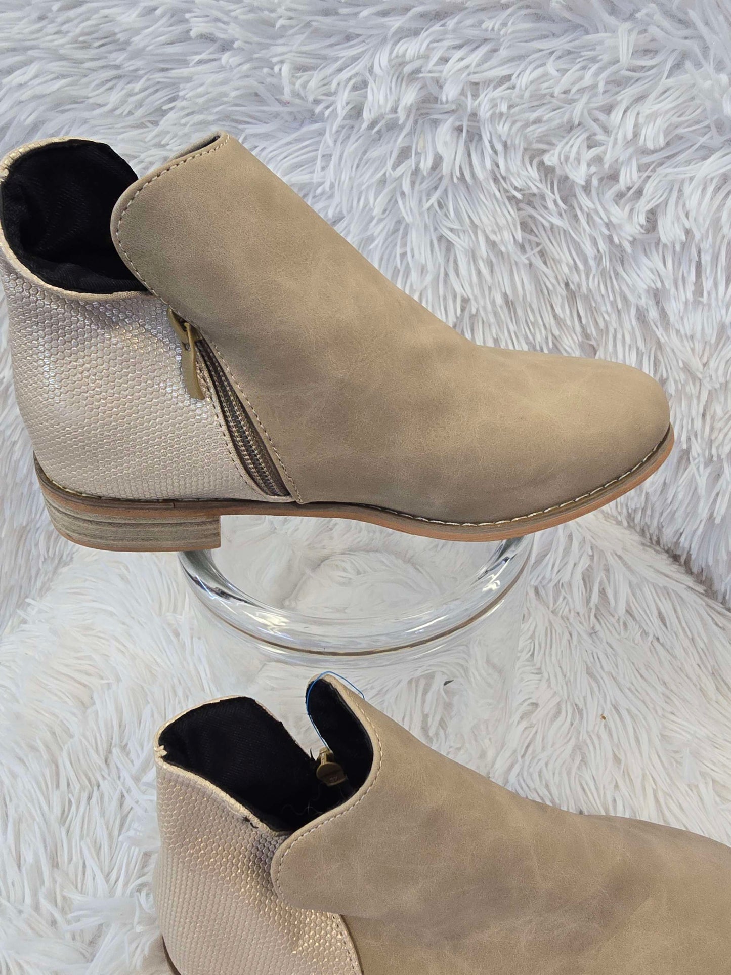 Girl ankle boots size 3 image 1