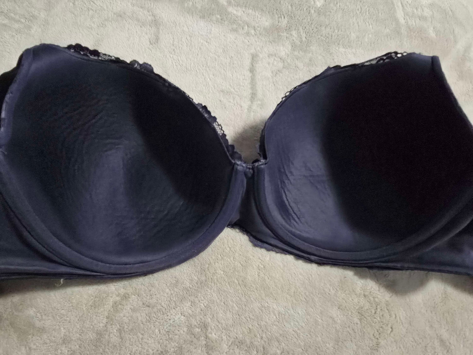 Victoria’s Secret Lace Underwire Bra – Navy Blue – Size 40DD image 3
