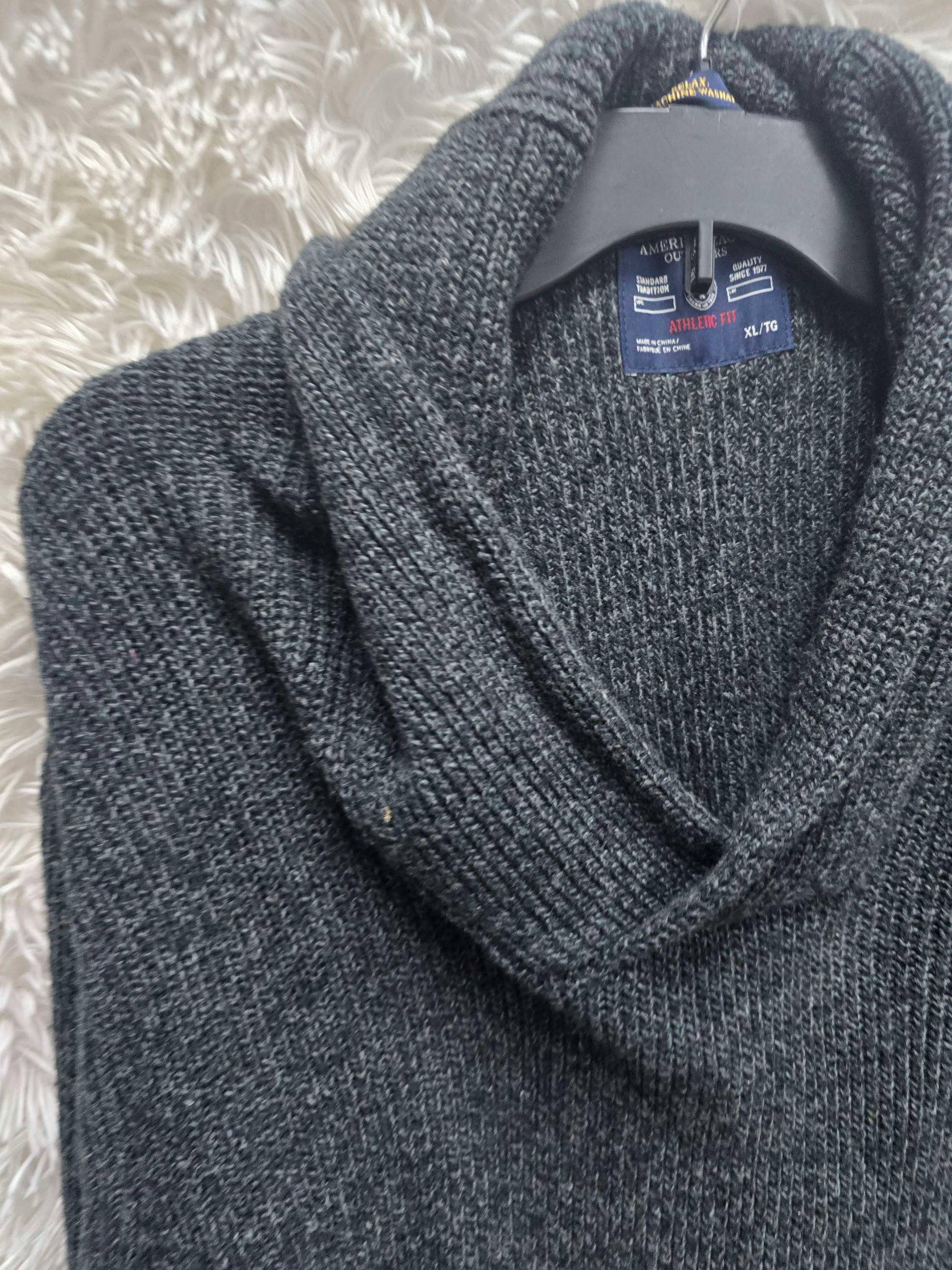 America Eagle athletic fit men sweater XL image 0