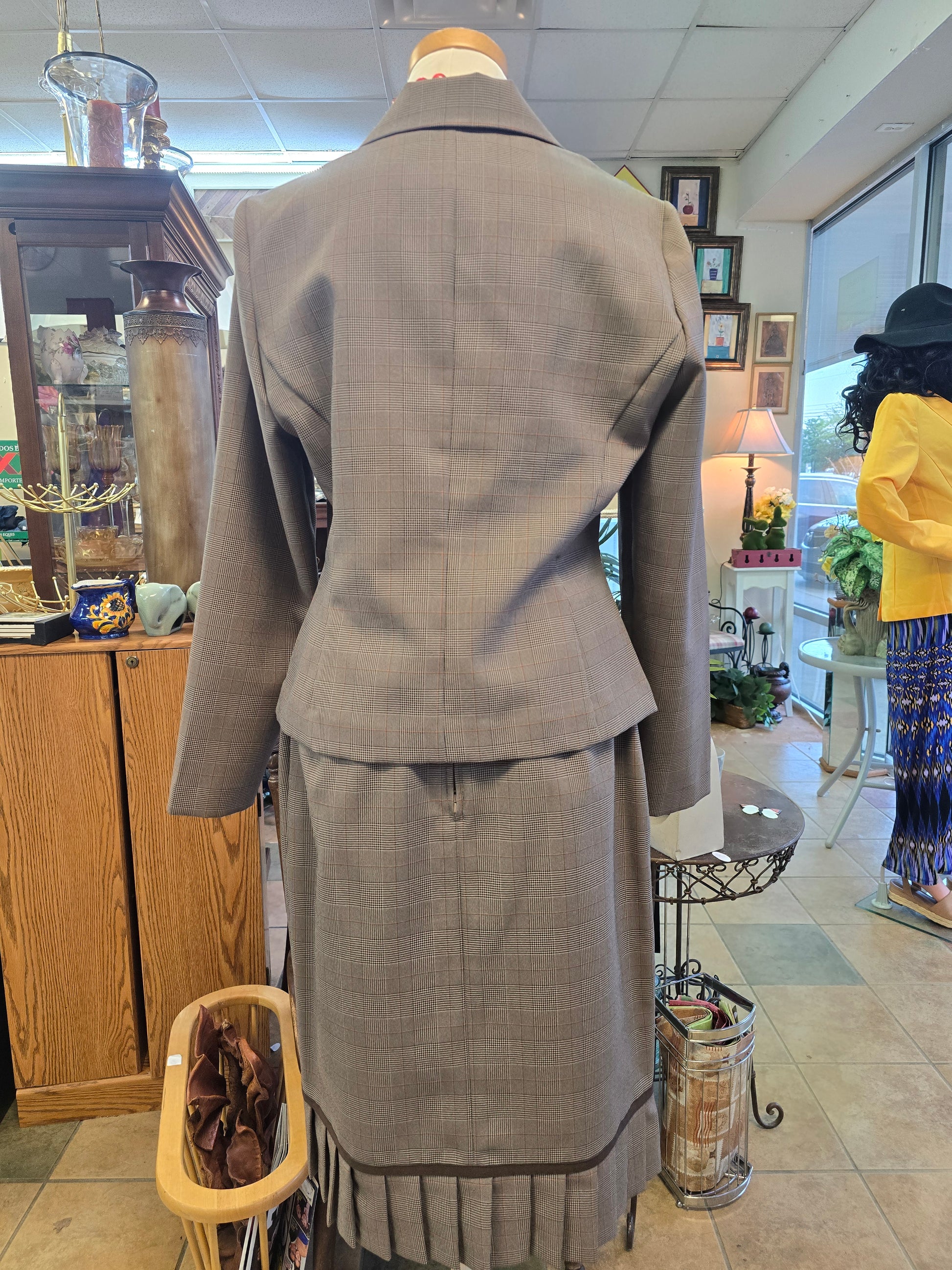 Sweet 2 piece suite size M image 7