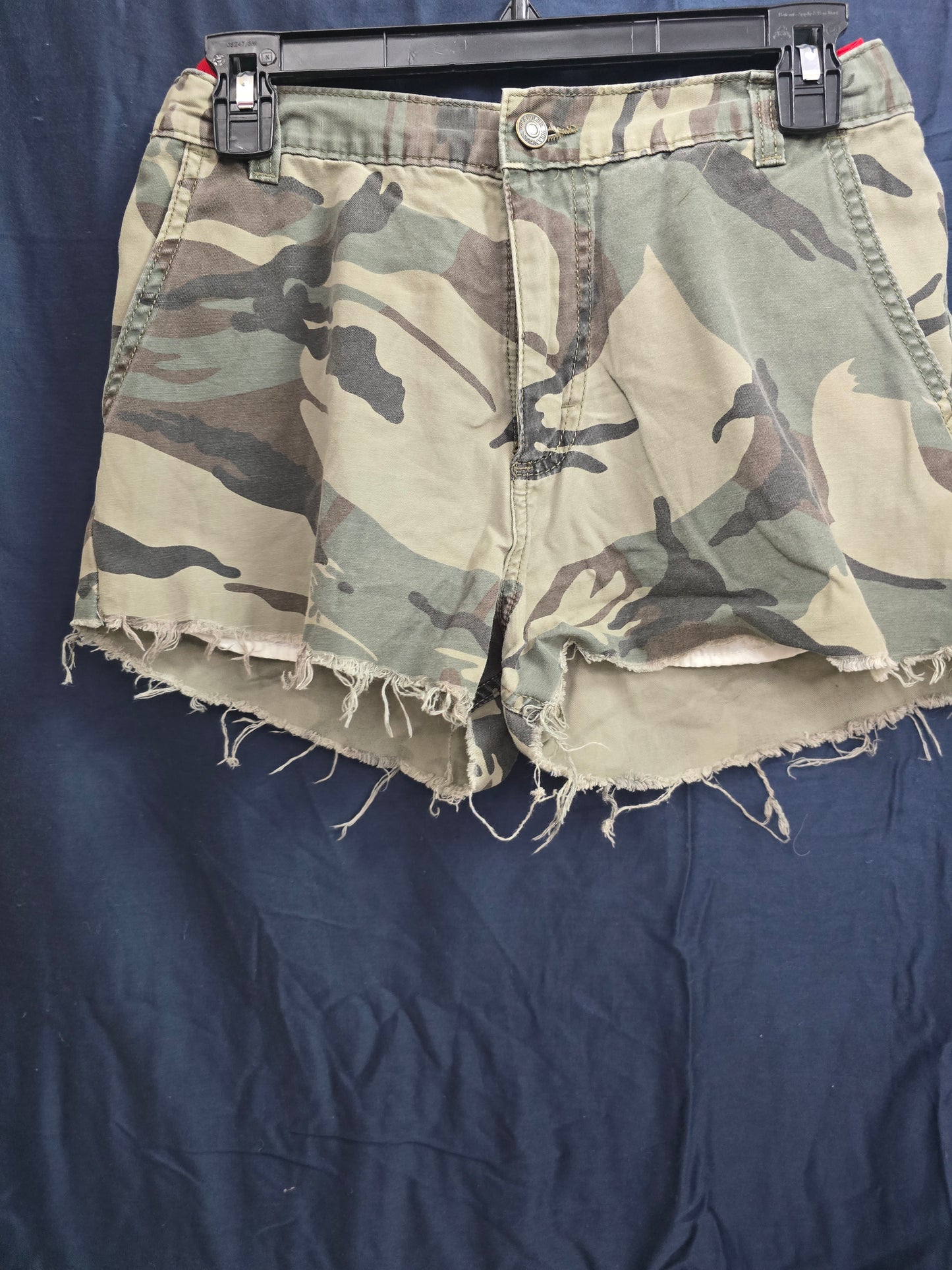 Camouflage girl shorts size 10 image 1