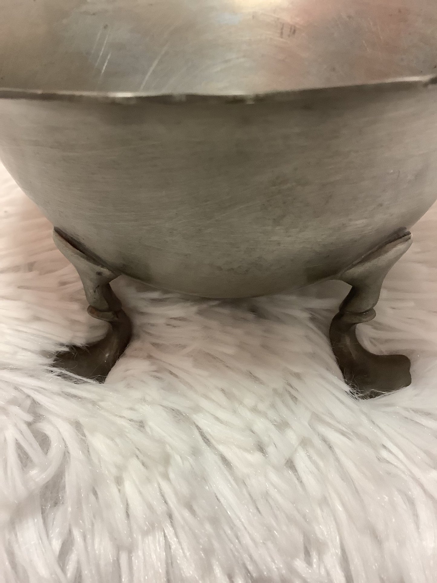 Vintage Pairpoint Pewter P8028 four leg Bowl image 3
