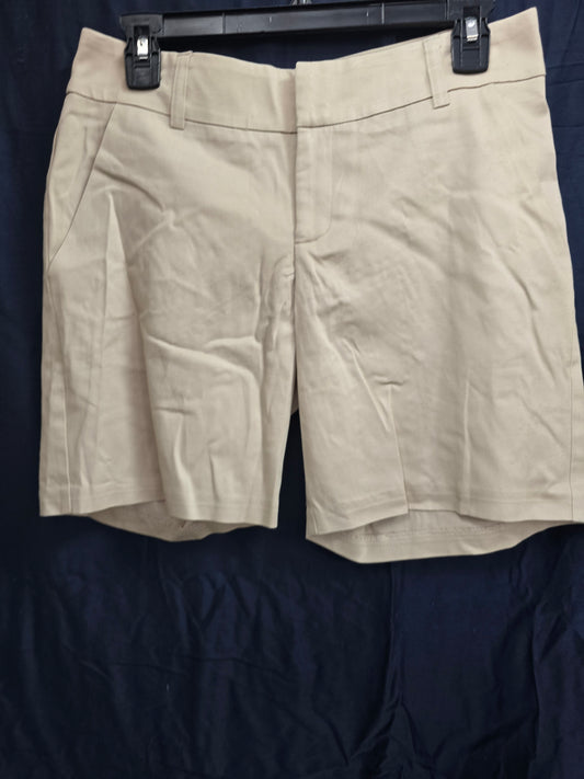 Khaki shorts size small image 0