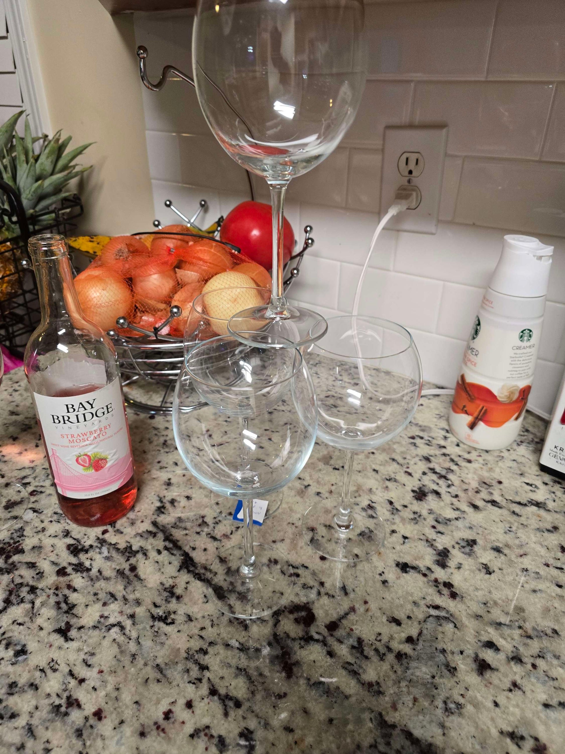 Set of 4 wine glass image 4