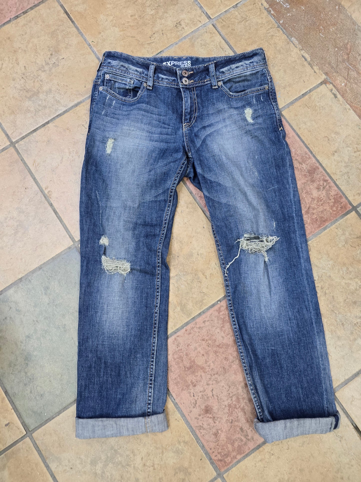 Express boyfriend jeans/denim size 8 image 0