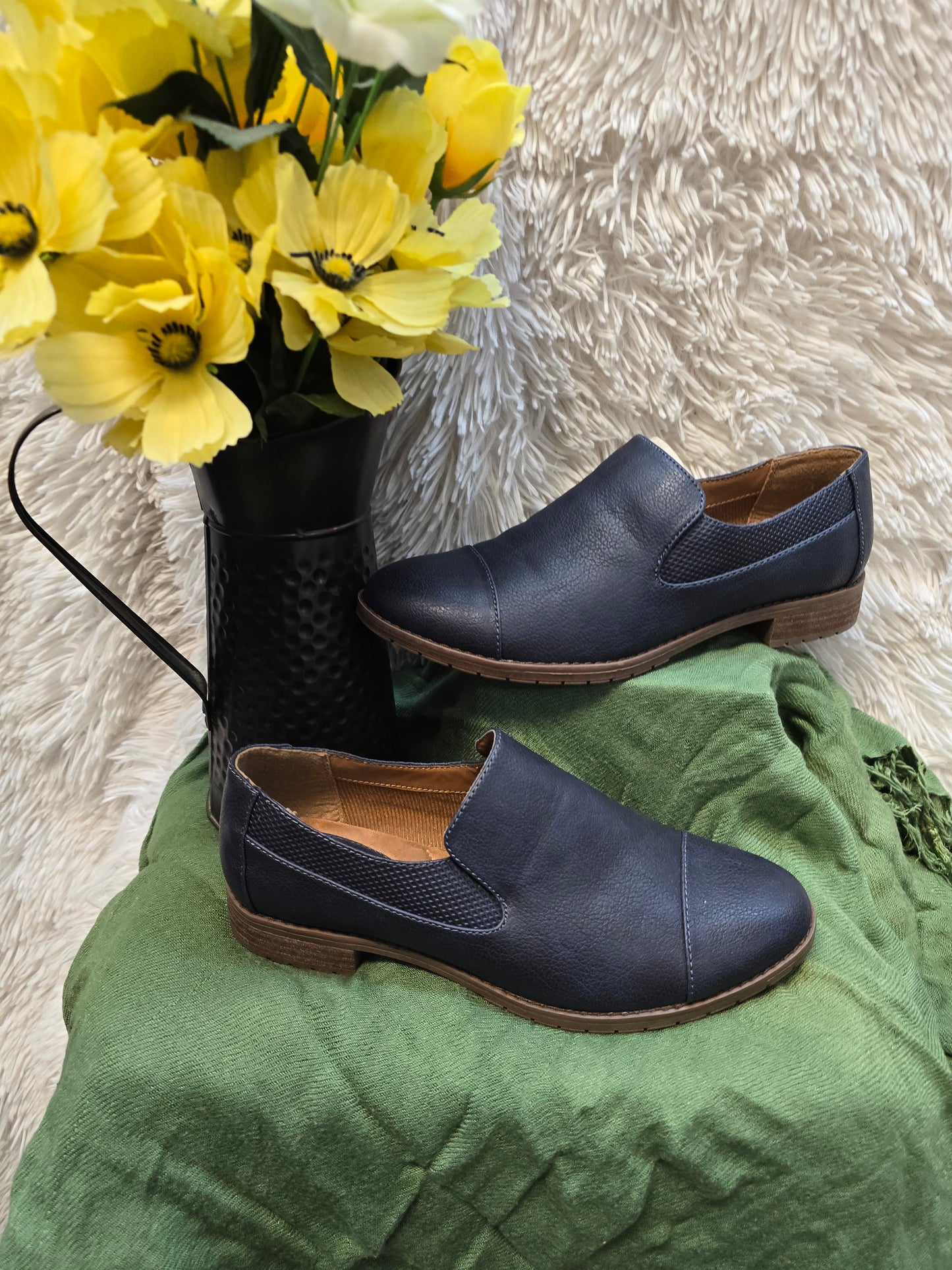 Eurosoft Women’s Waverly Navy Slip On Shoes Size 8.5 US image 2