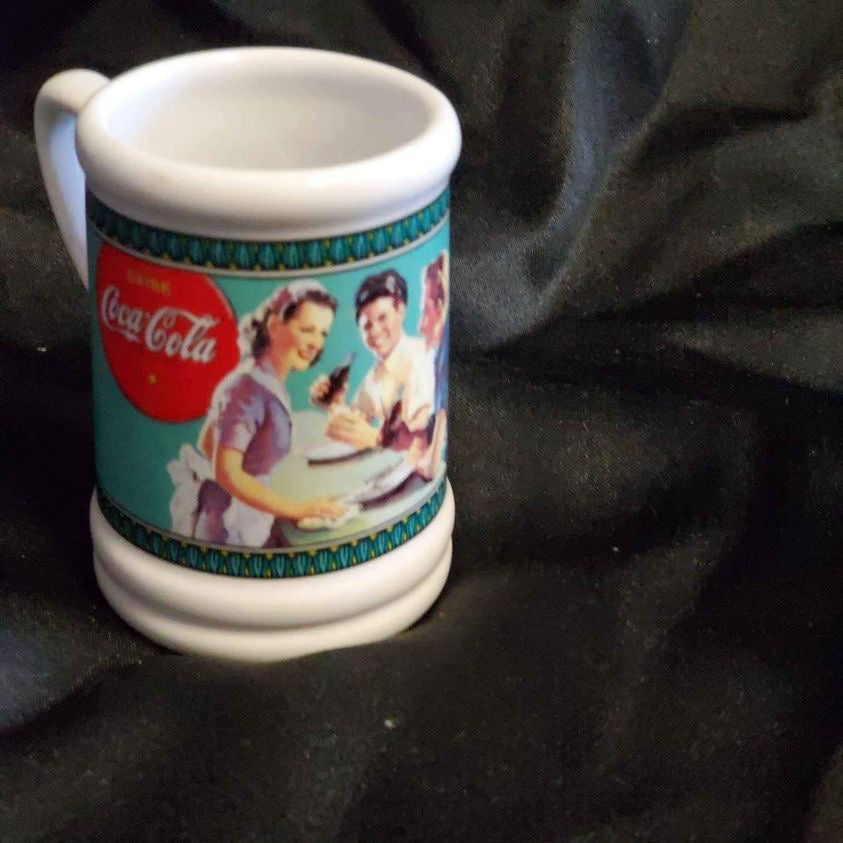 Set of Vintage CocoCola cups image 2