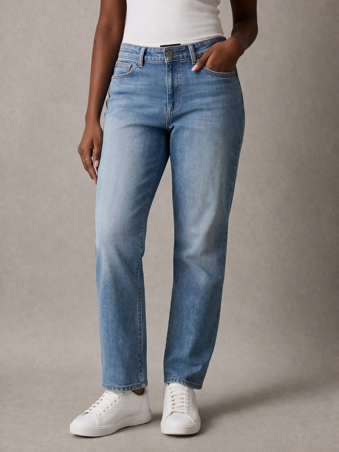 Calvin Klein Women’s Jeans Size 33/16 Light Wash Straight Leg Stretch Denim image 1