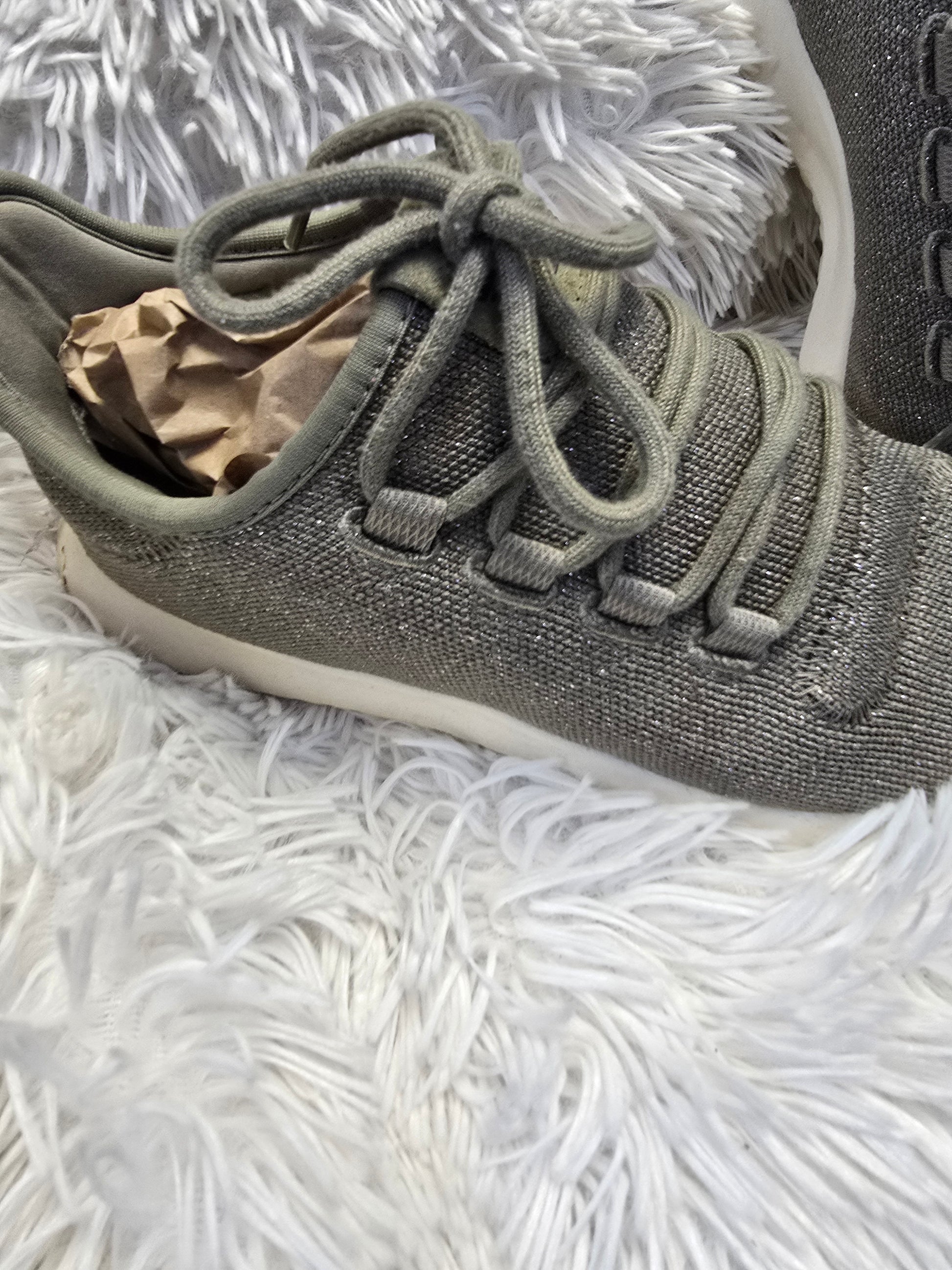 Women Adidas size 8 shoe image 3