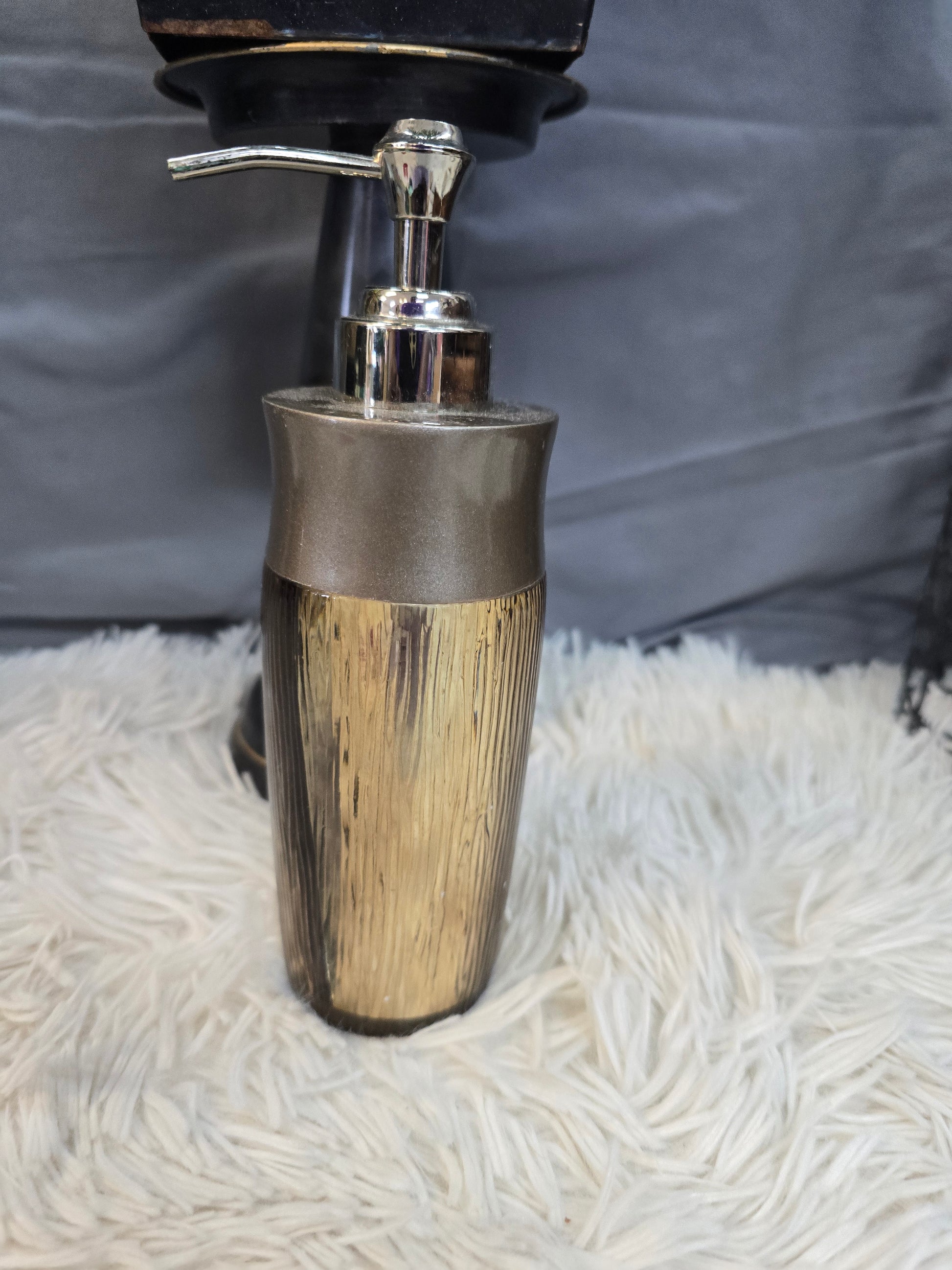Soap dispenser  image 2