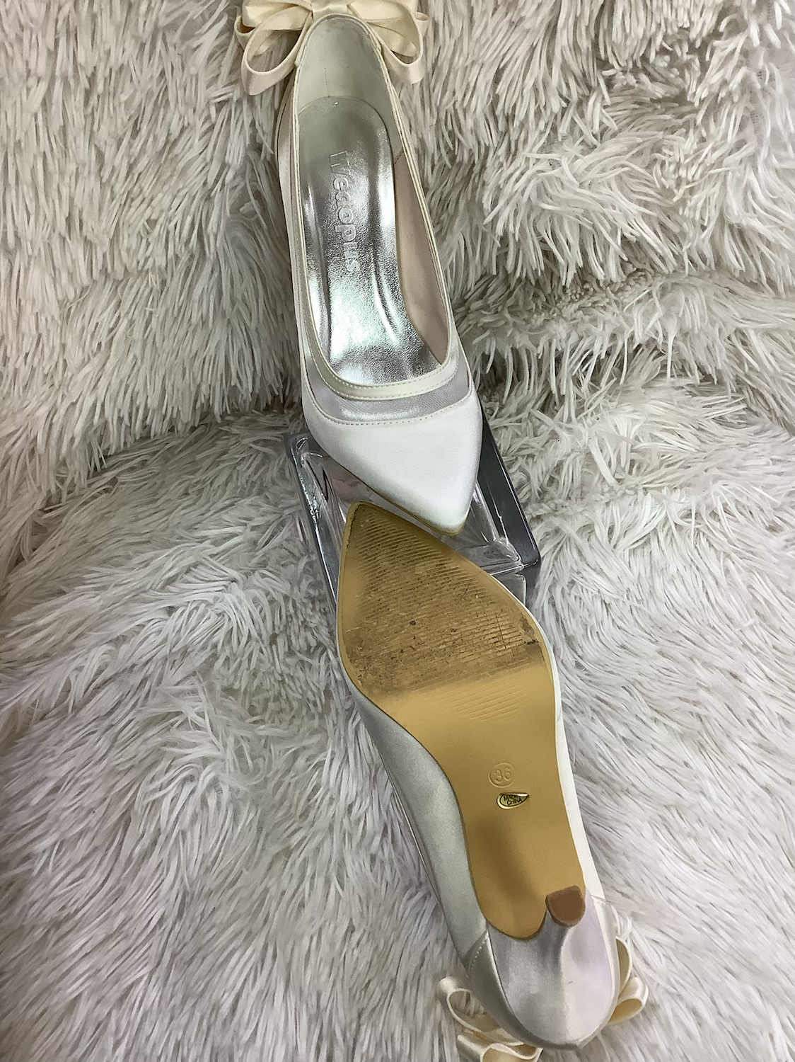 Wedopus women shoe size 5.5 image 4