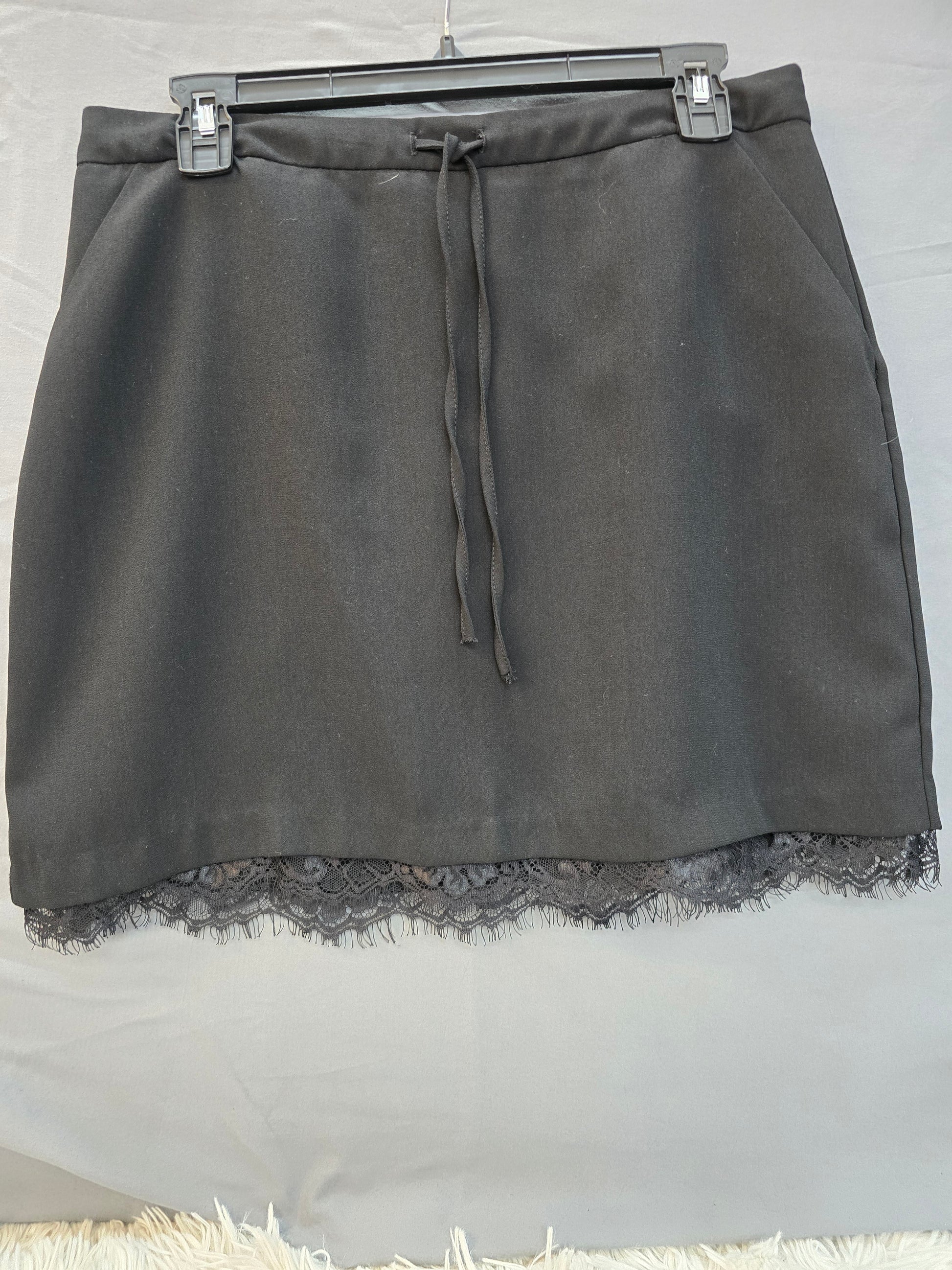 Forever 21 black mini skirt size L image 0