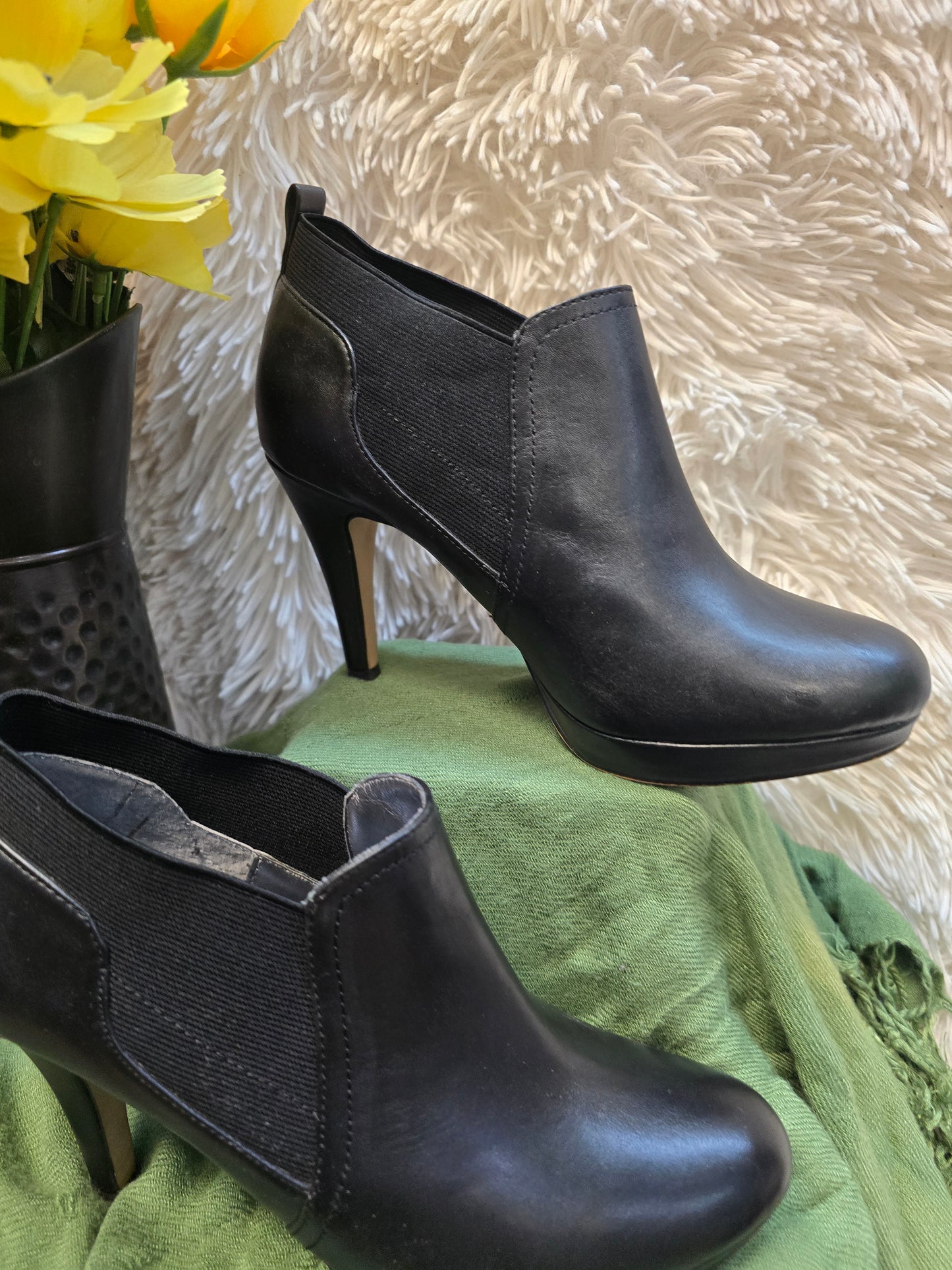 Adrienne Vittadini shoe size 6M image 3