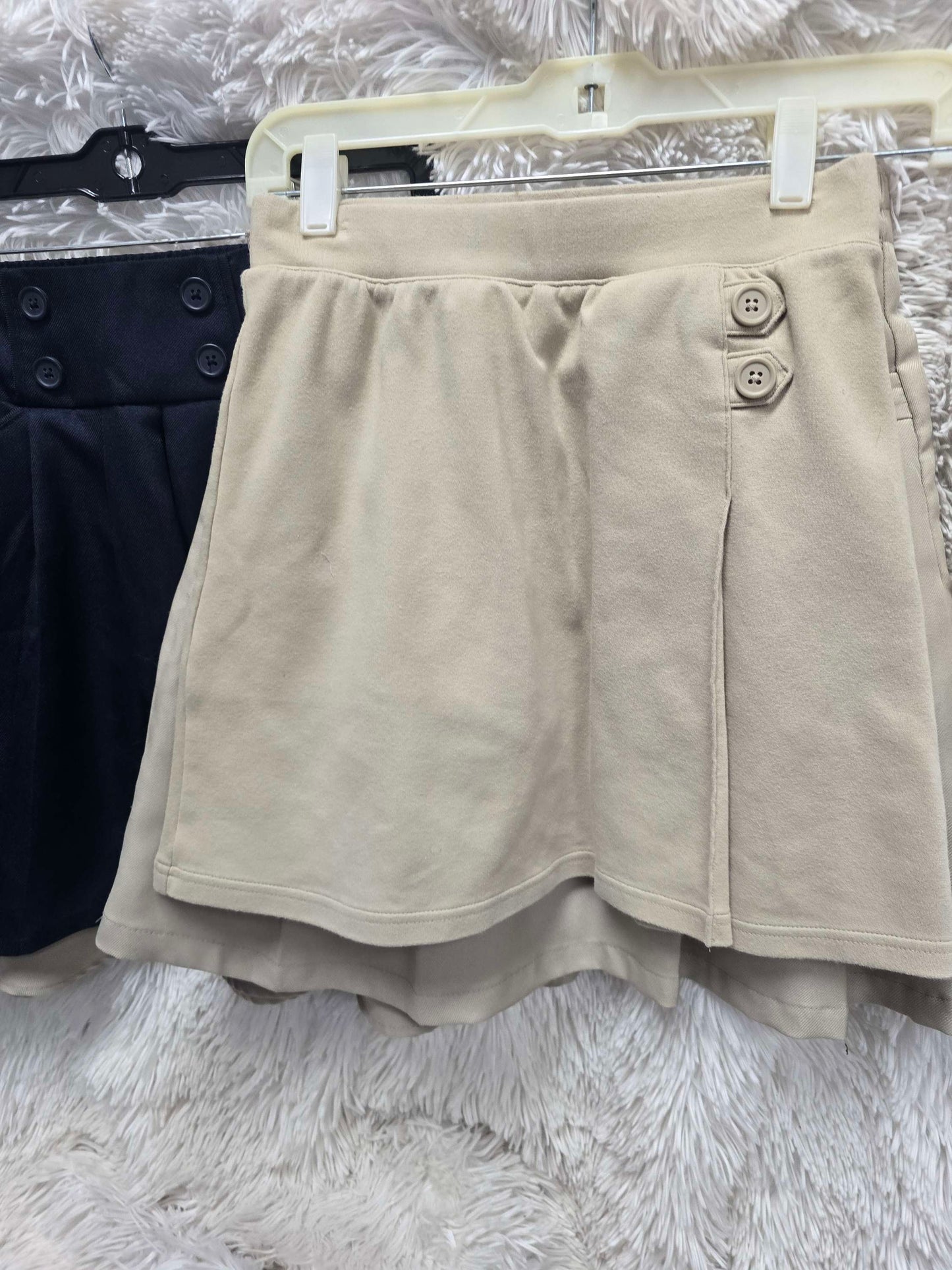 Set of 4 girl uniform skirt image 1