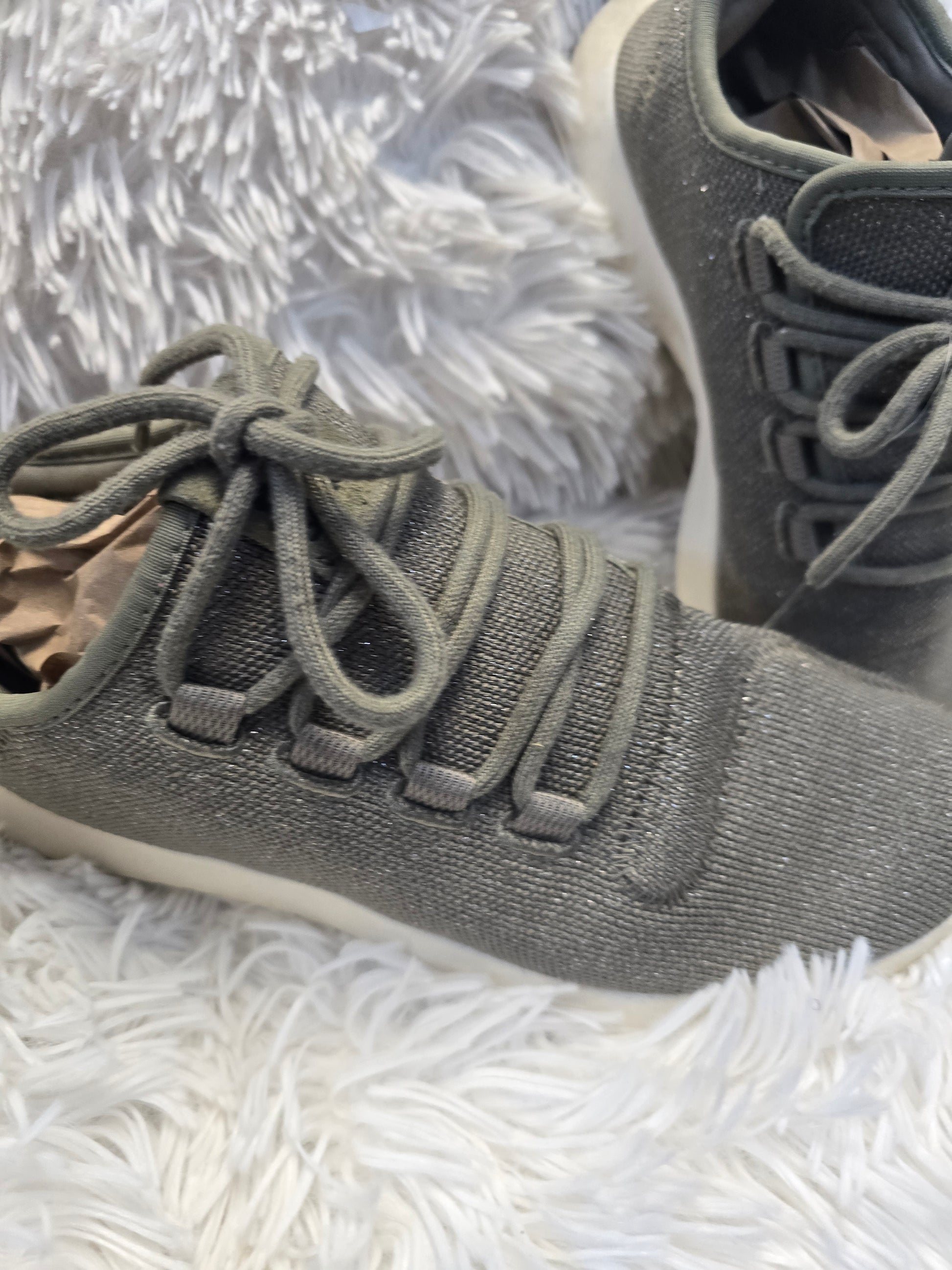 Women Adidas size 8 shoe image 2