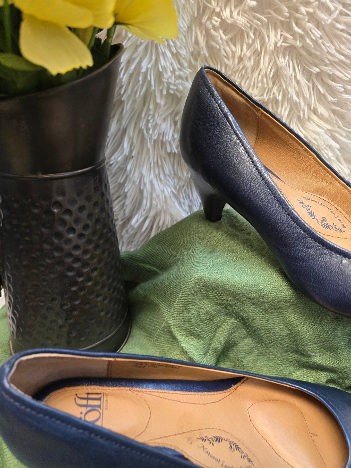 Sofft Blue small heels shoe size 8M image 4