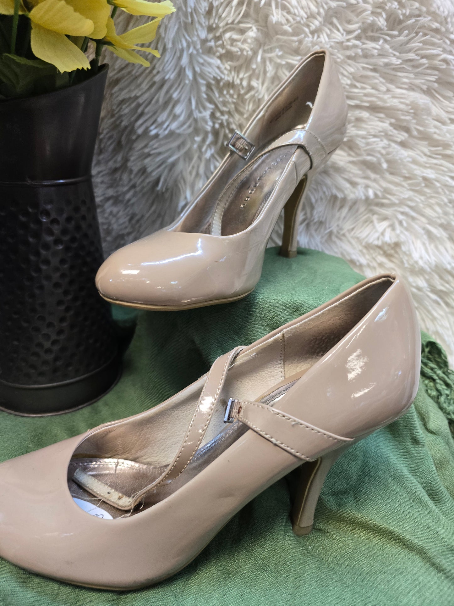 Chinese laundry stilettos size 8.5 image 0