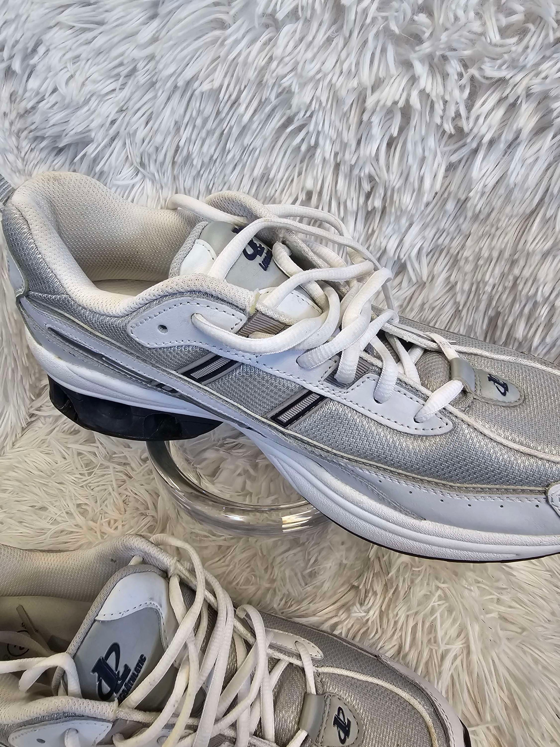 Logo Athletic men tennis shoe size 10 image 7