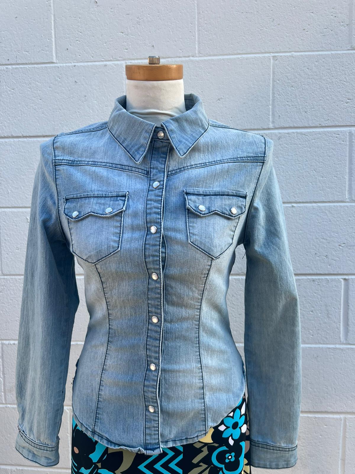 Jeans button front shirt Love culture M image 3