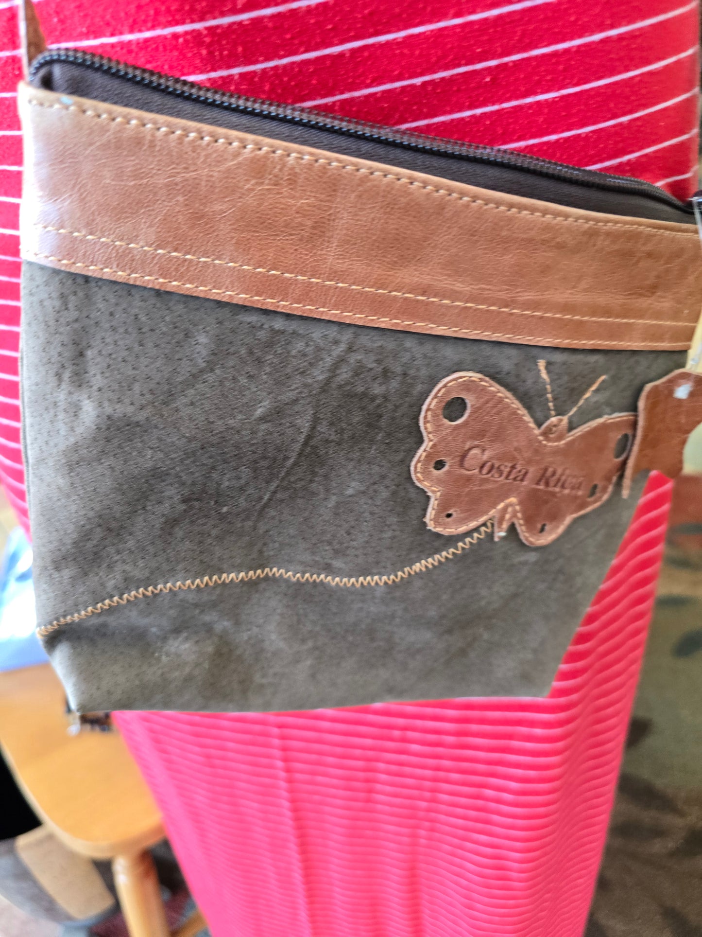 Crossbody purse/bag image 2