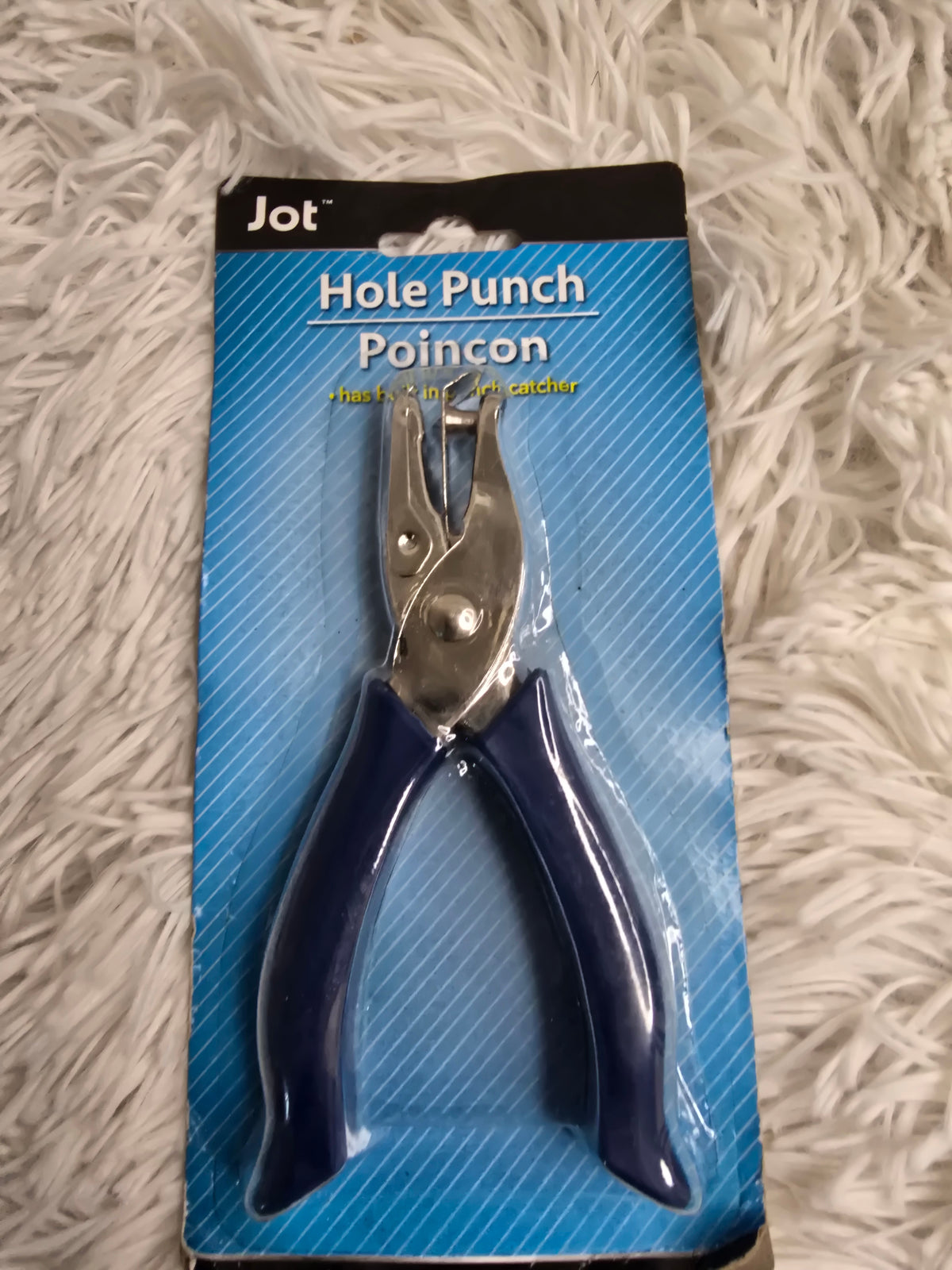 Single hole pucher