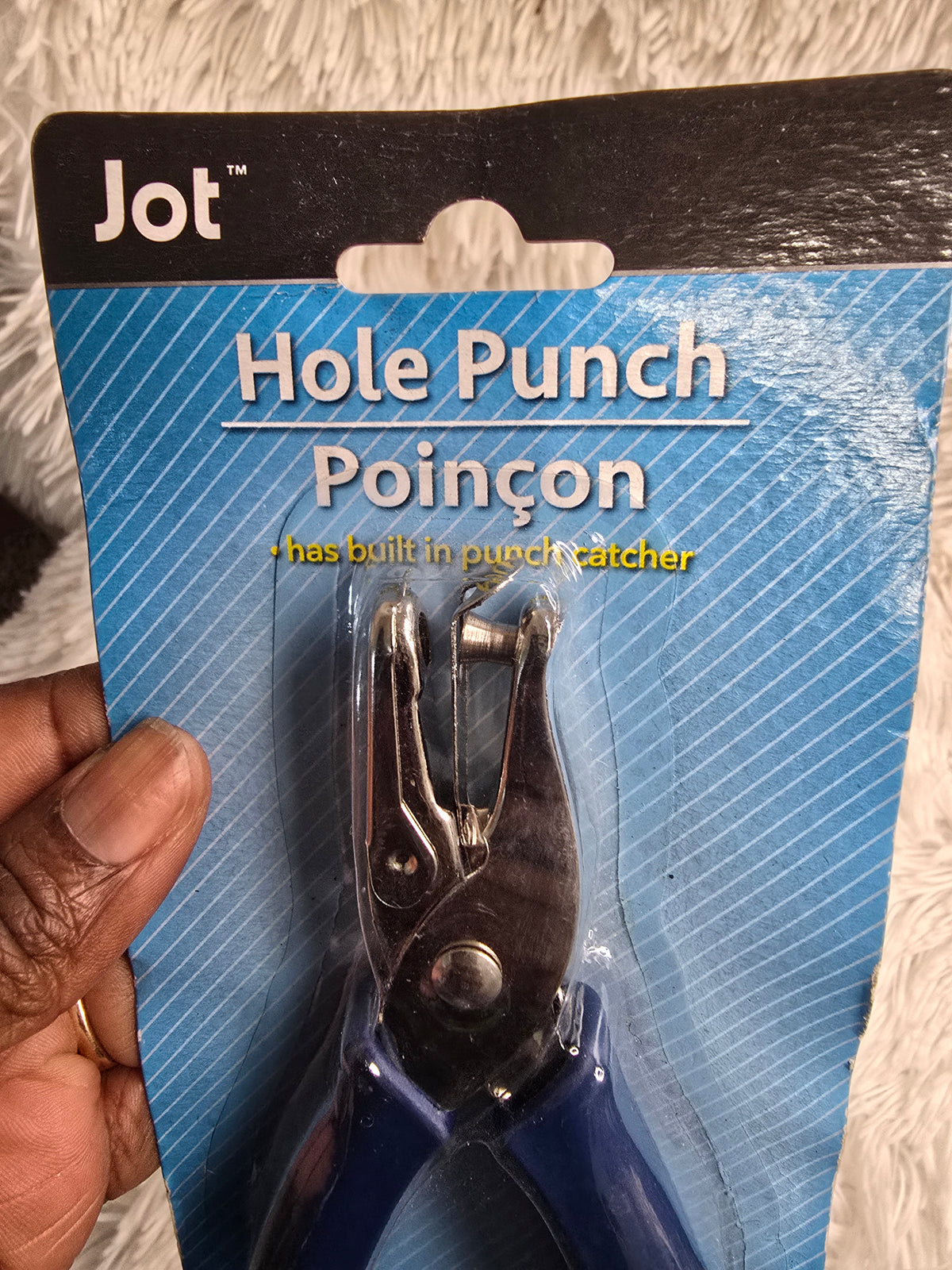Single hole pucher