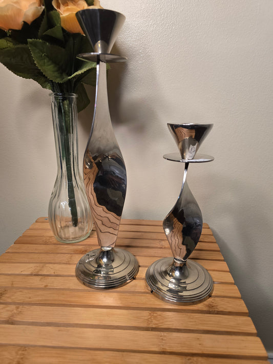 Pair of silver color candle holder image 0