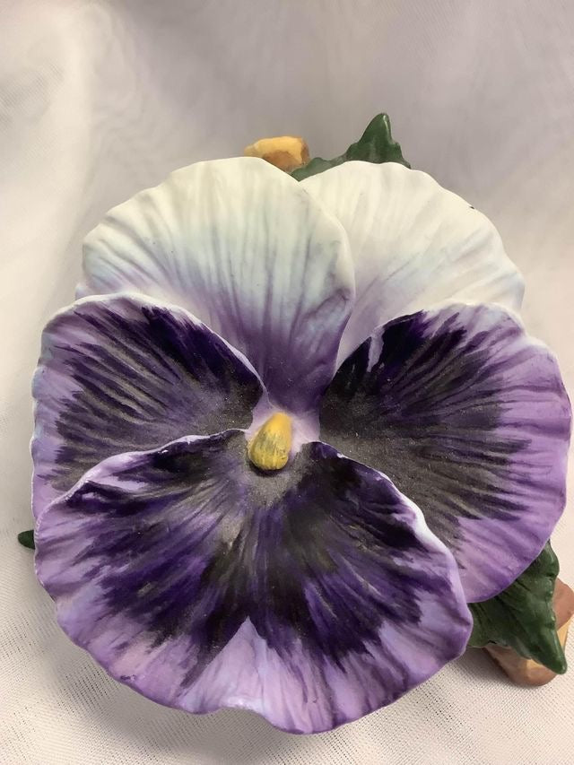 Pansy flower statue 2.5 inches long image 4
