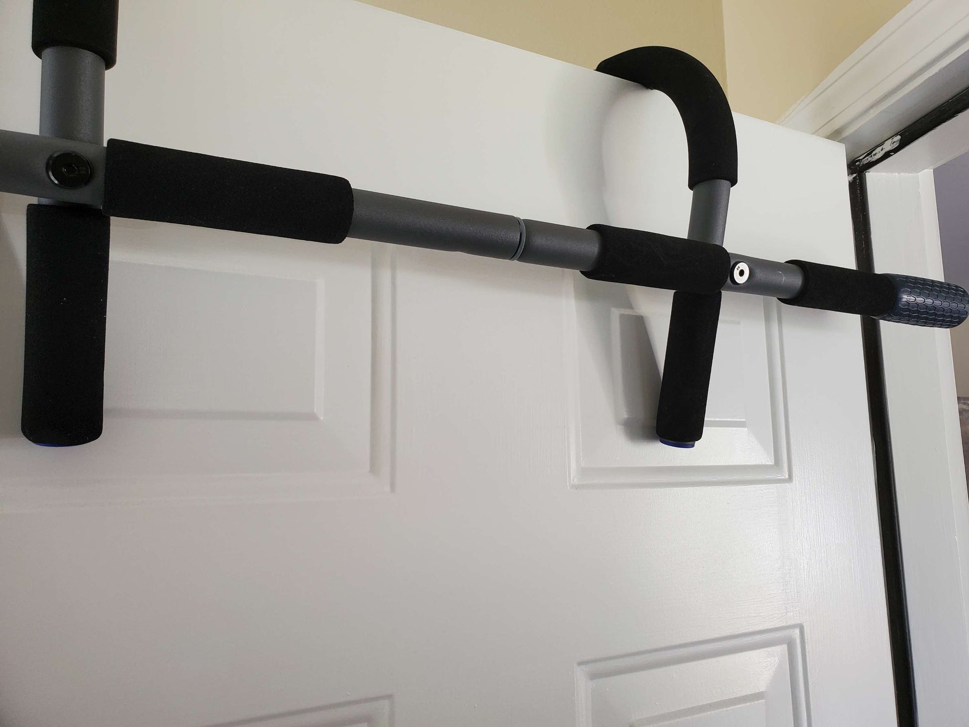 Pull up bar image 0