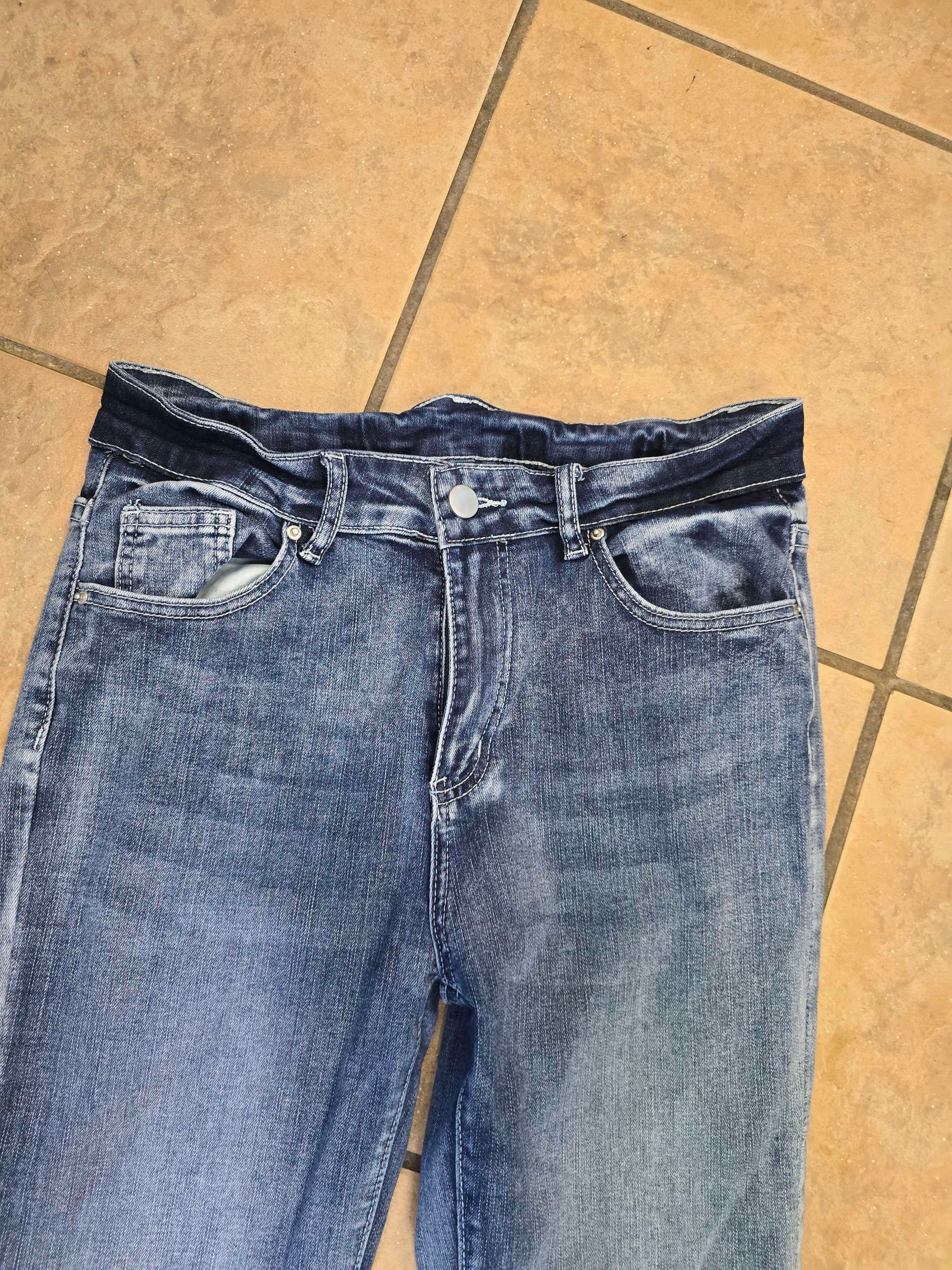 Seeing jeans Size 6 image 2