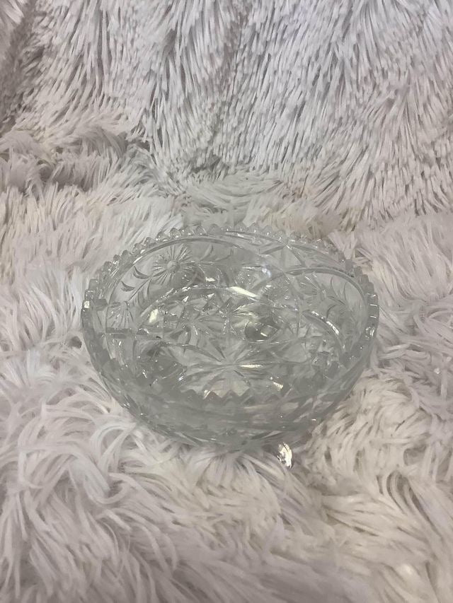 Three legged glass bowl image 0
