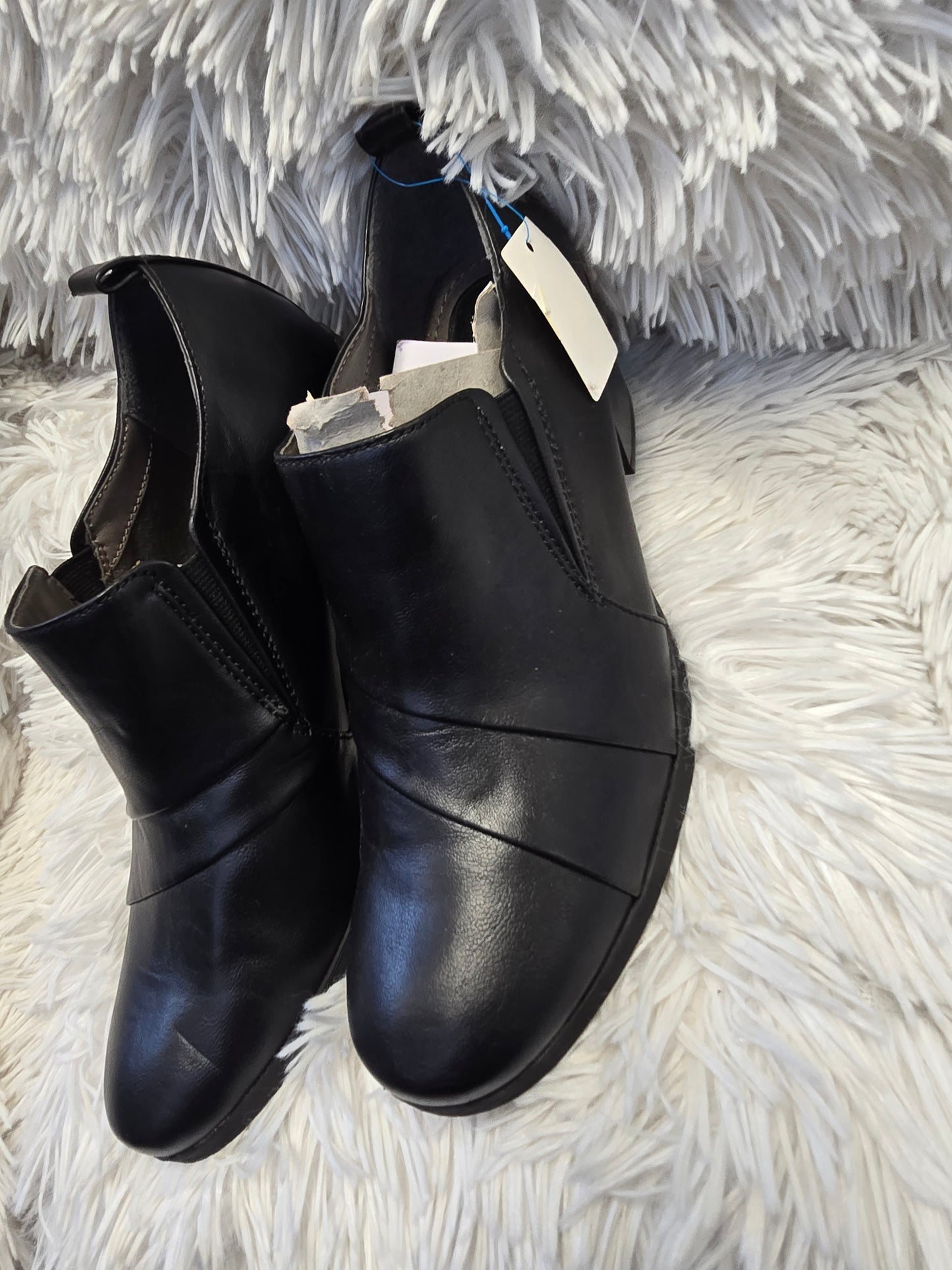 Women block heel shoe size 8.5 NEW image 3