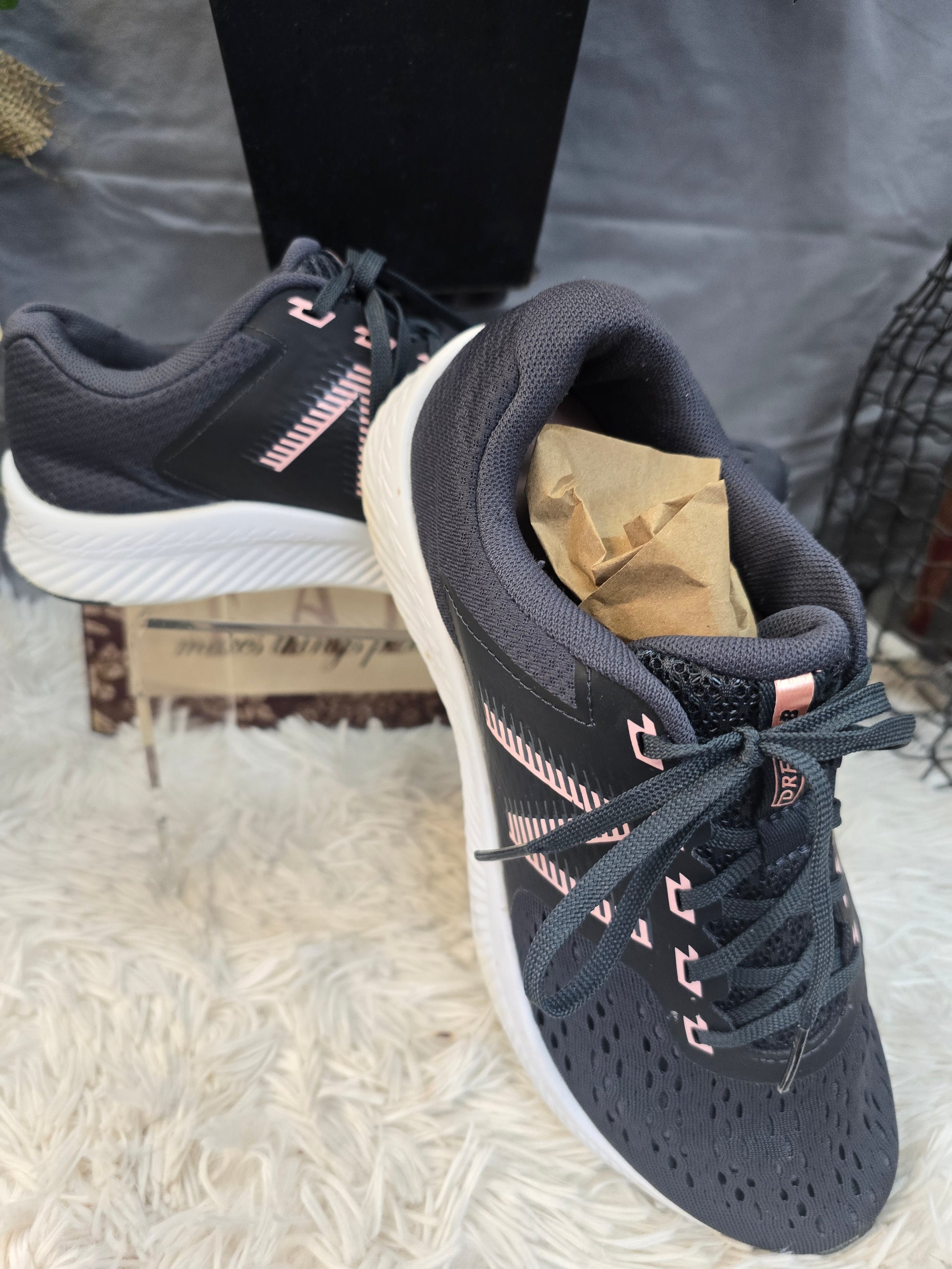New Balance Women's Drft V1 Running Shoe
 8.5 image 0