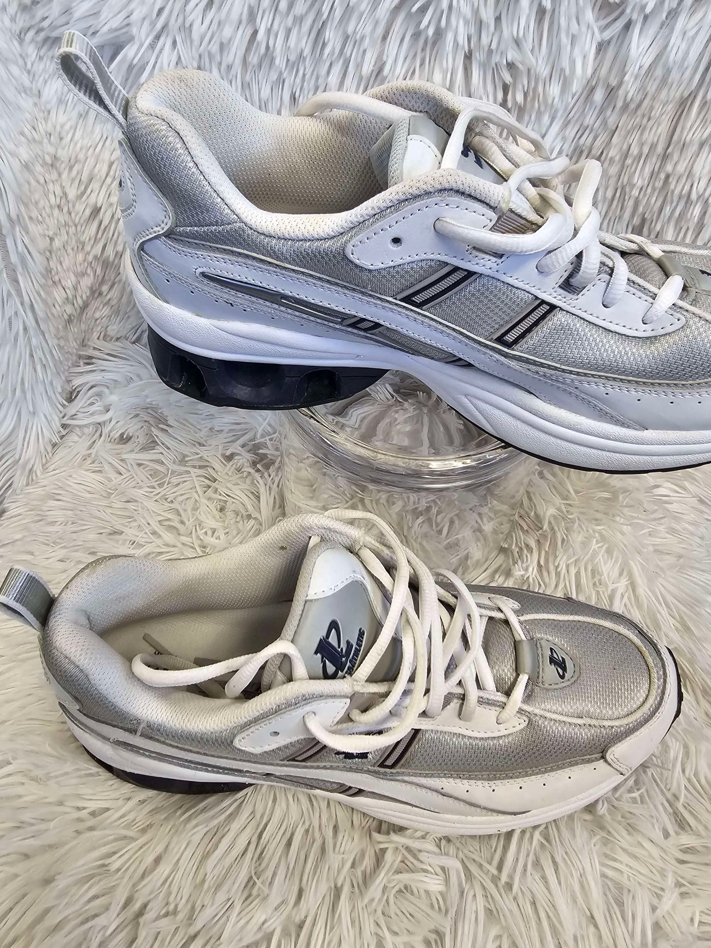Logo Athletic men tennis shoe size 10 image 9
