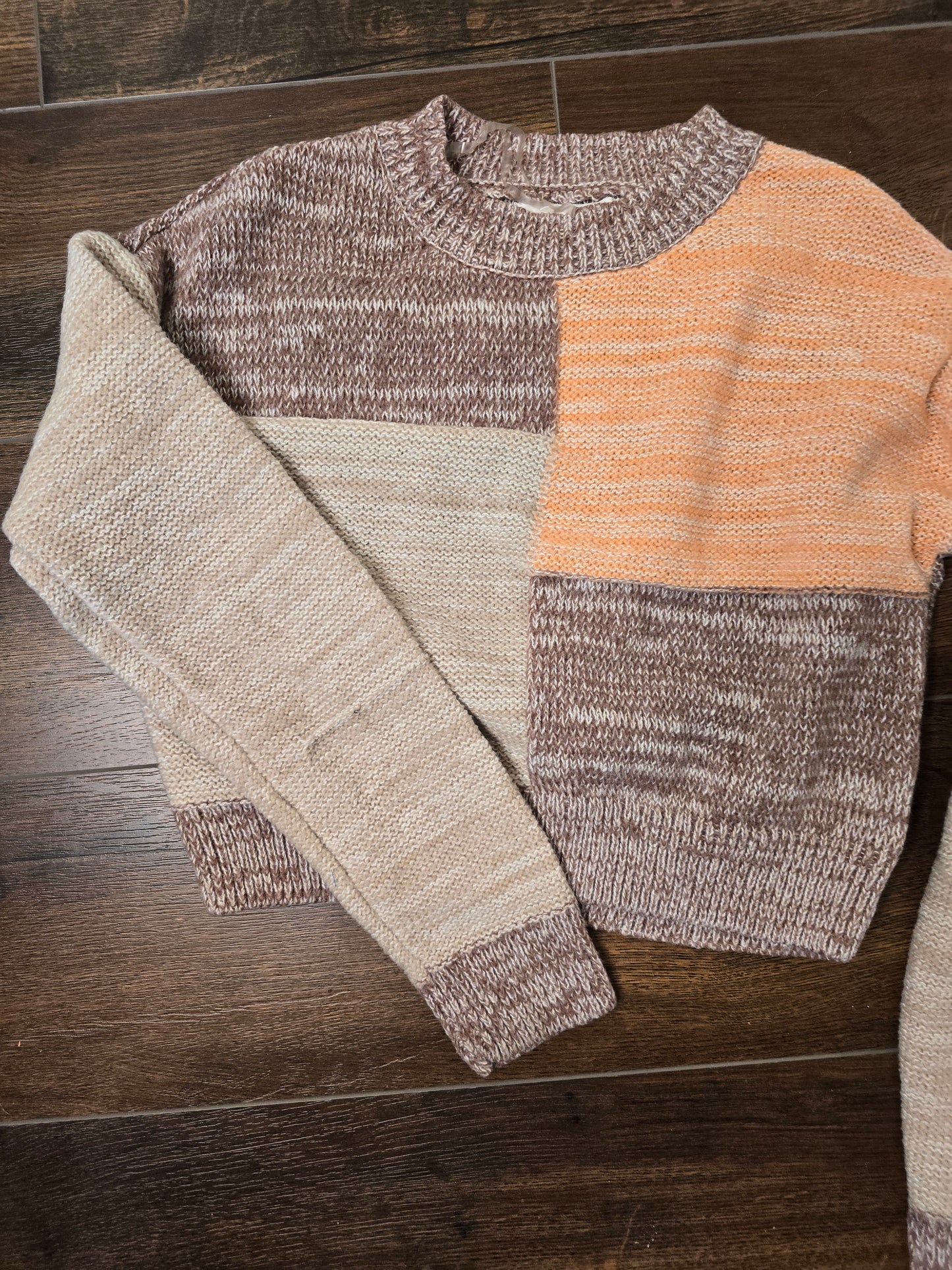 Crop top sweater size M image 3